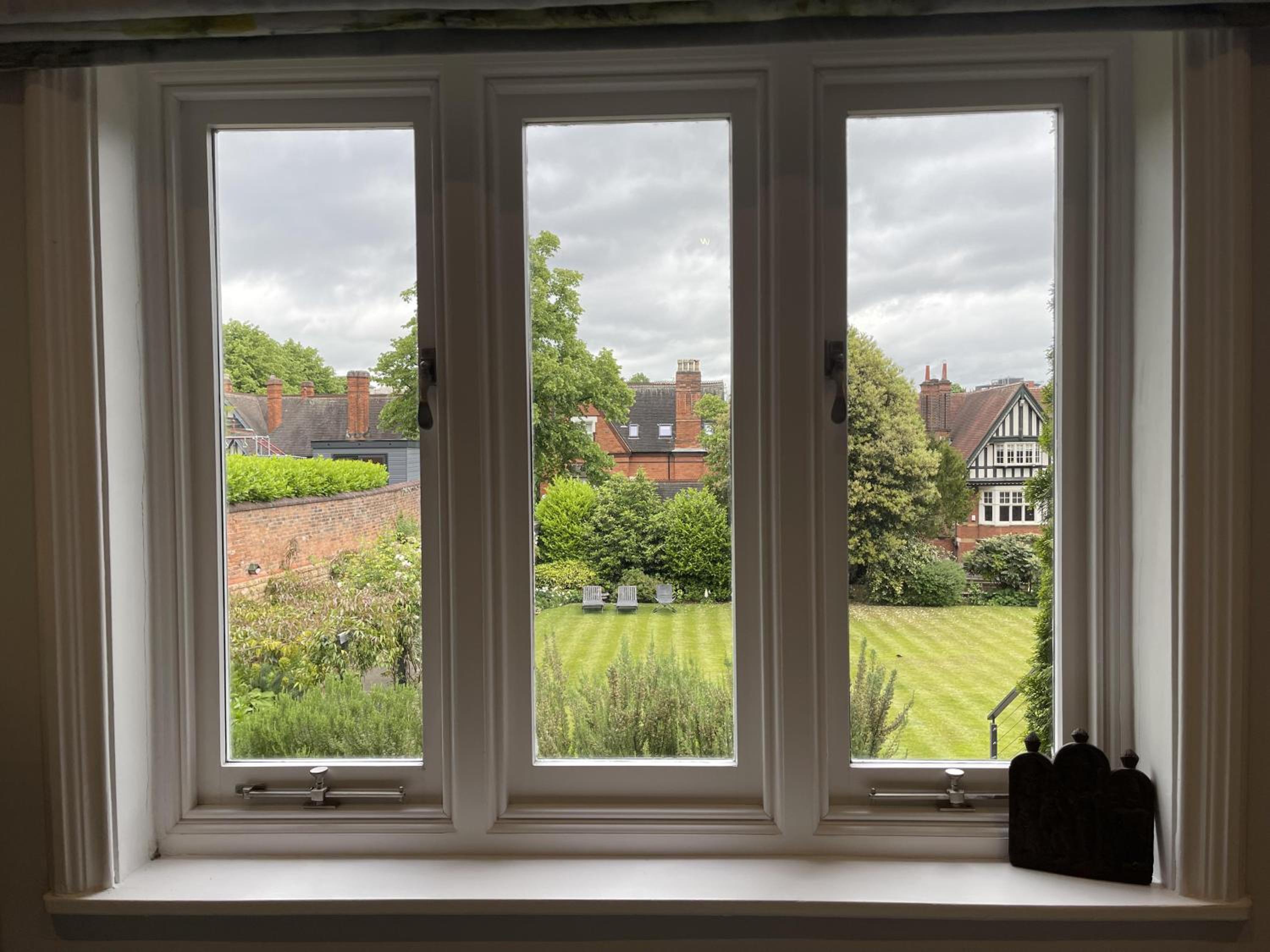 1 bed apartment in the park a quiet enclave view 4
