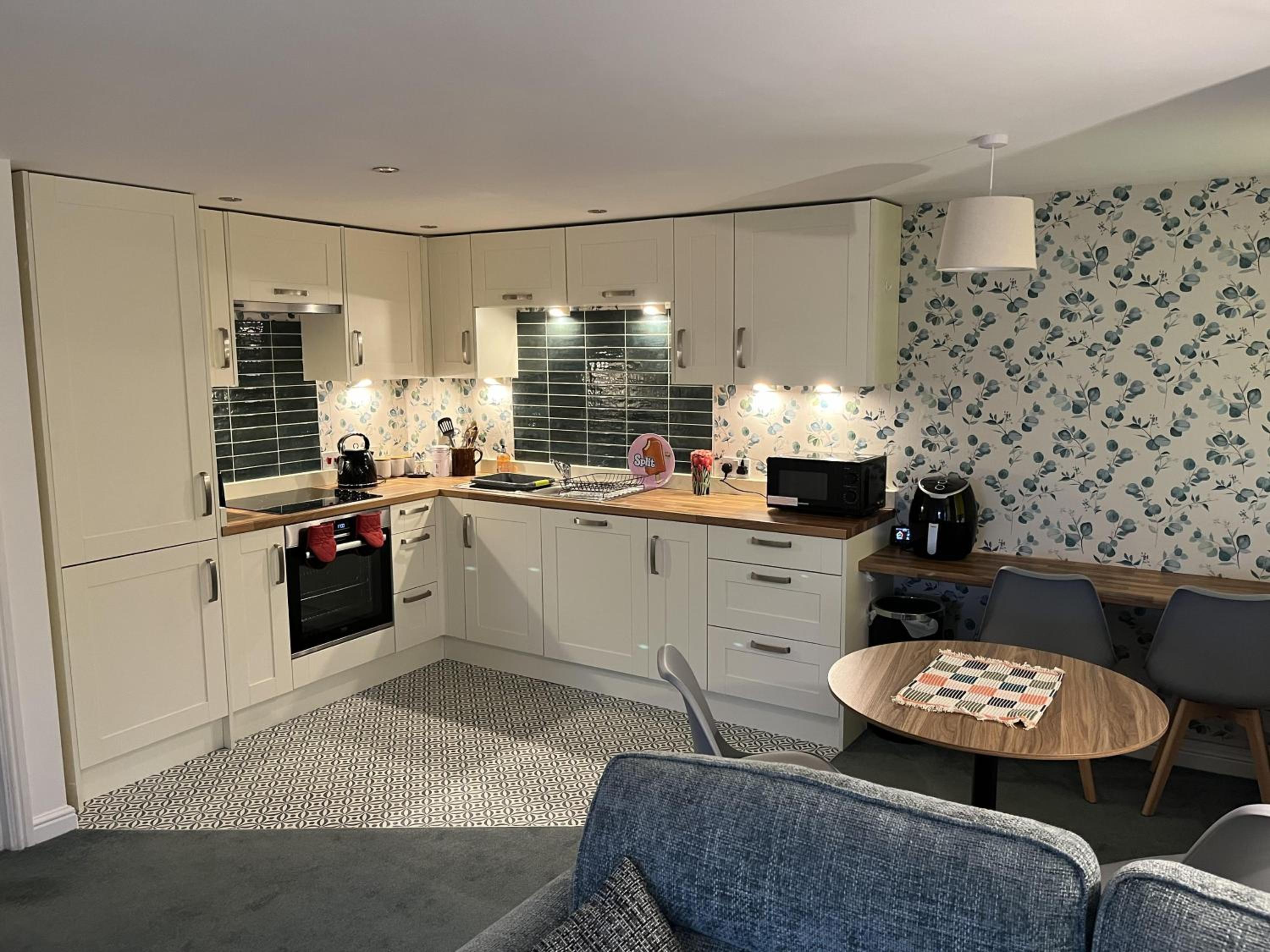 Beautiful 2-Bed Apartment near Lincoln City Centre view 5