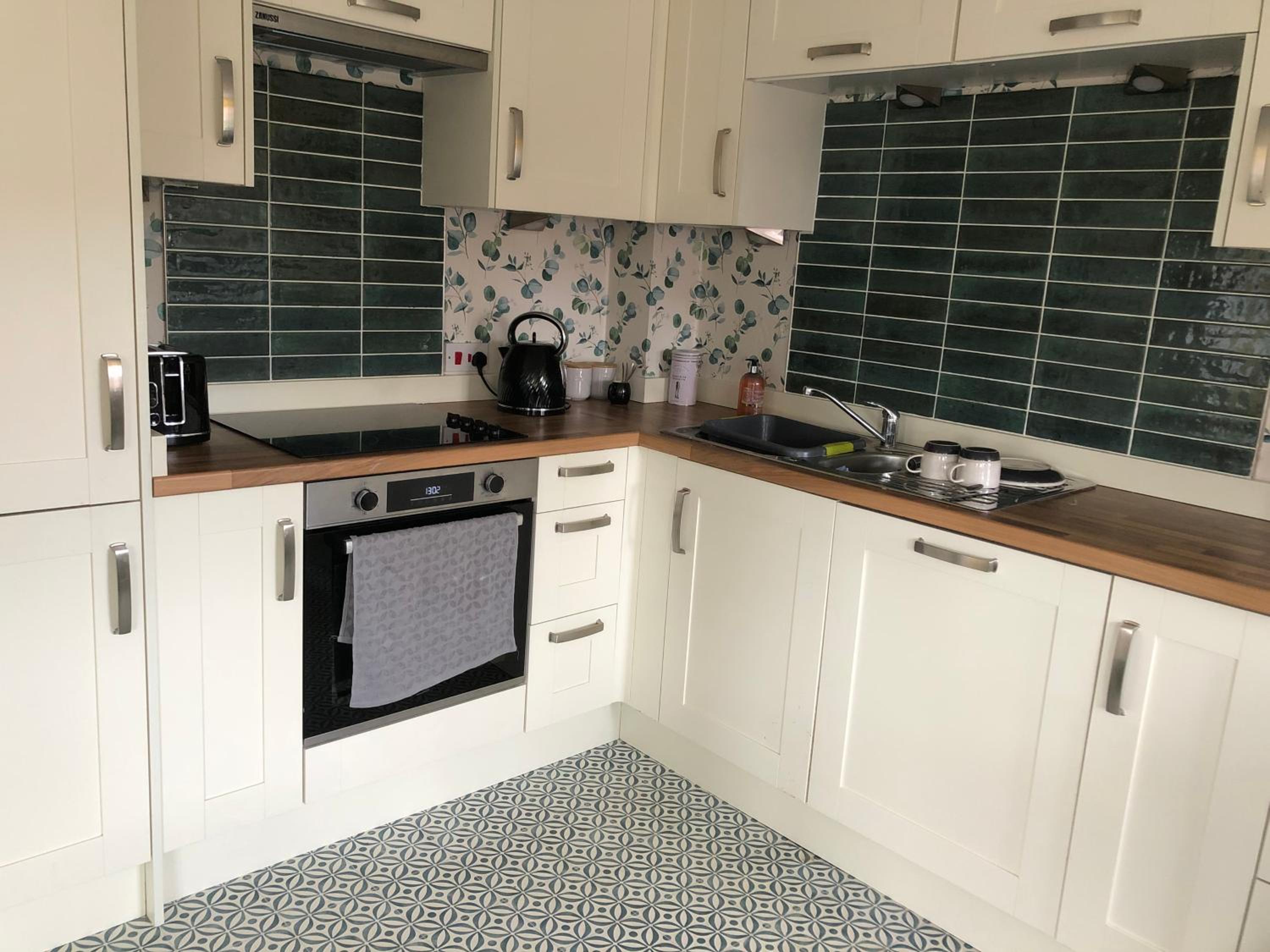 Beautiful 2-Bed Apartment near Lincoln City Centre view 4