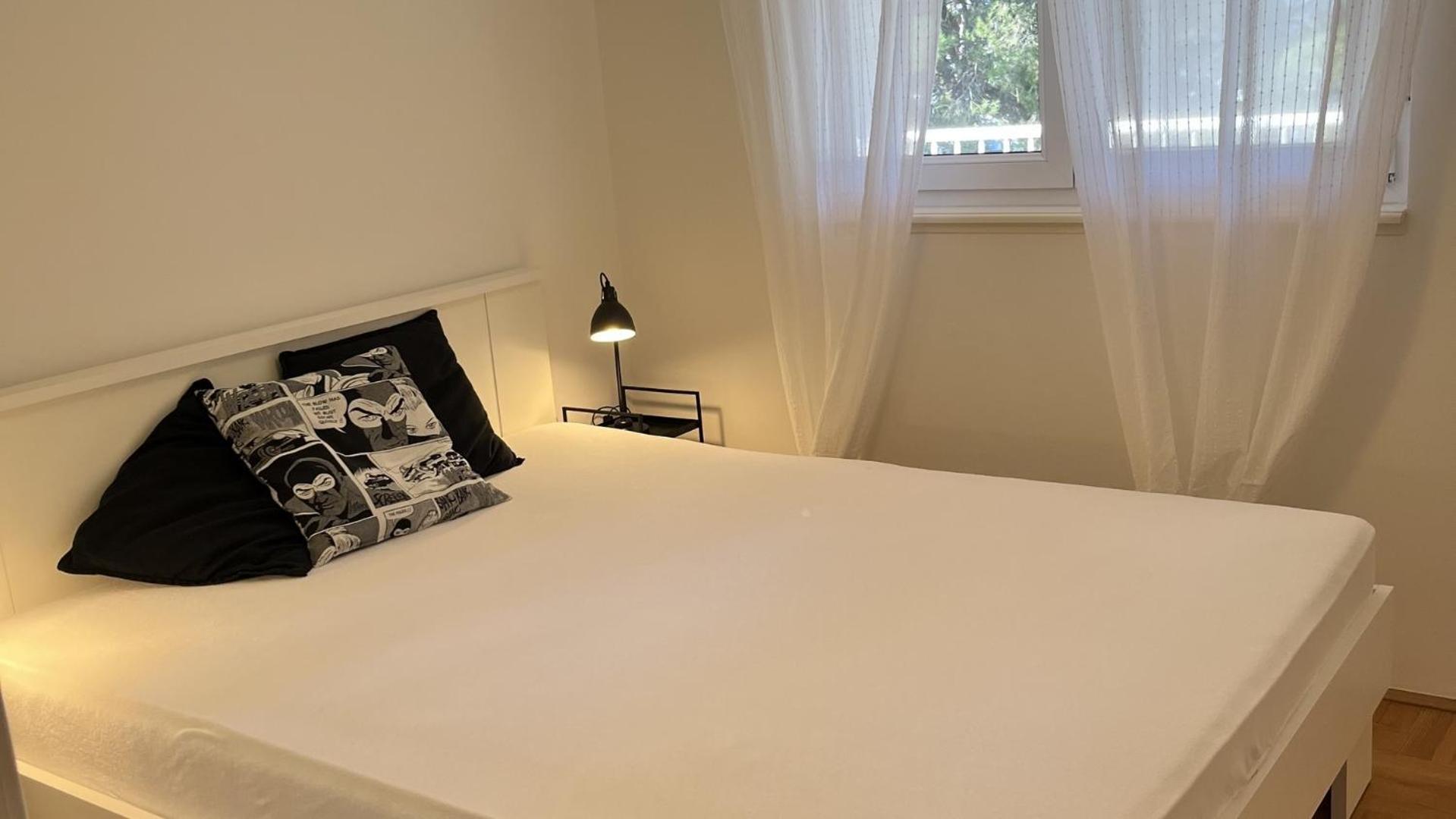Apartment Kastanija with Balcony and Sea View view 4