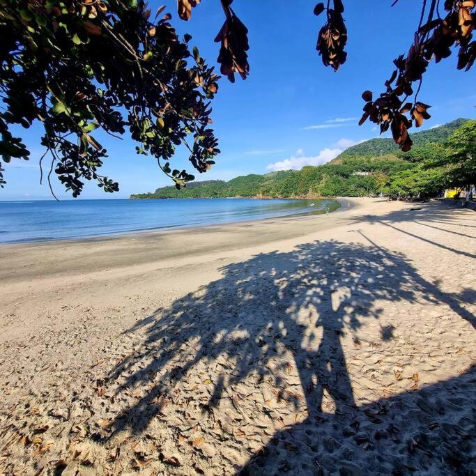 Cantinho para descansar à 200mts da praia.