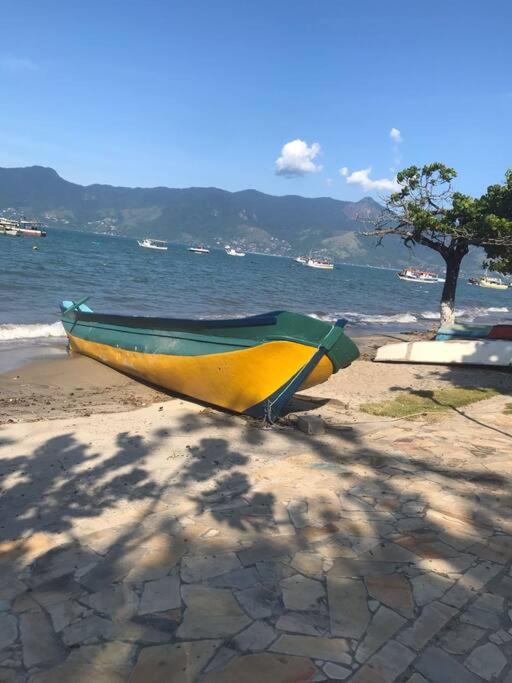 Cantinho para descansar à 200mts da praia.