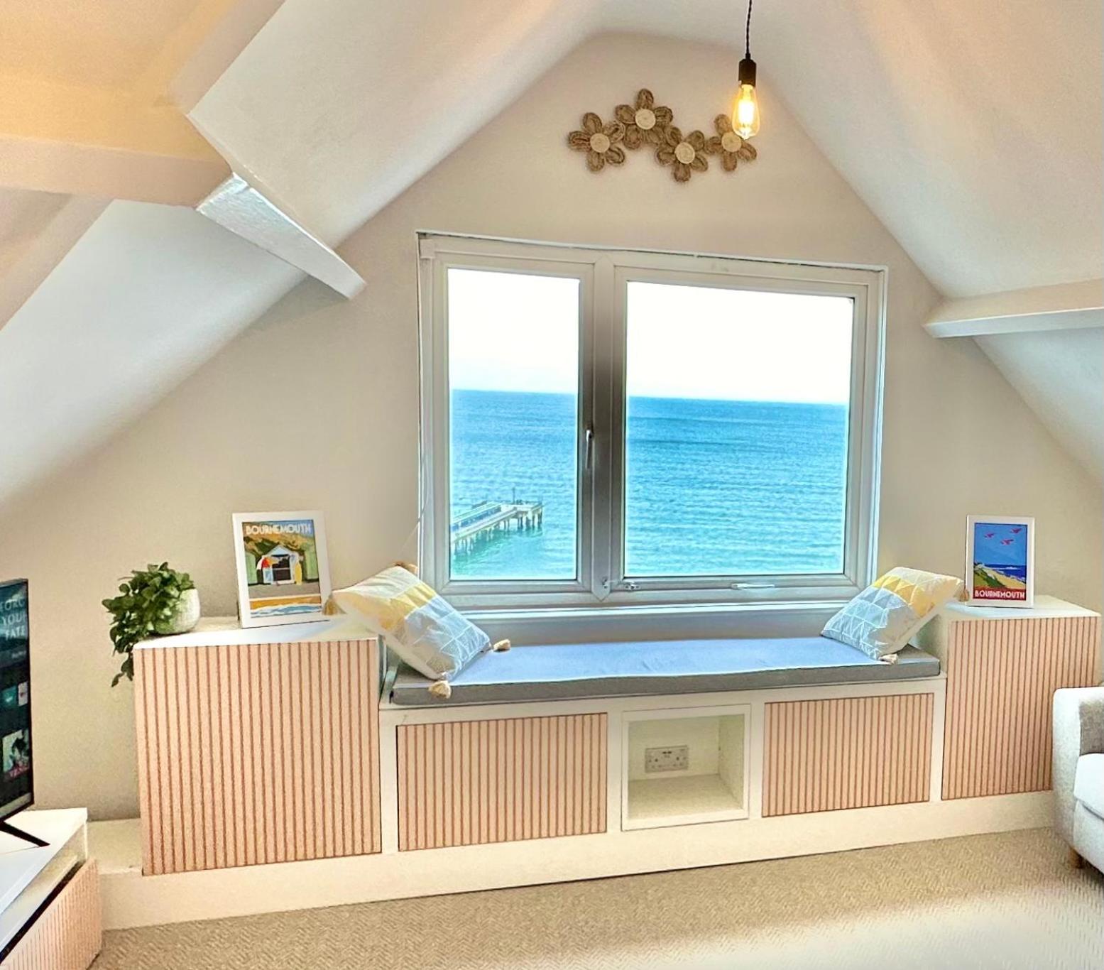 Pier View Retreat - 5 Mins Walk to Beach - Sea Views With Parking view 2