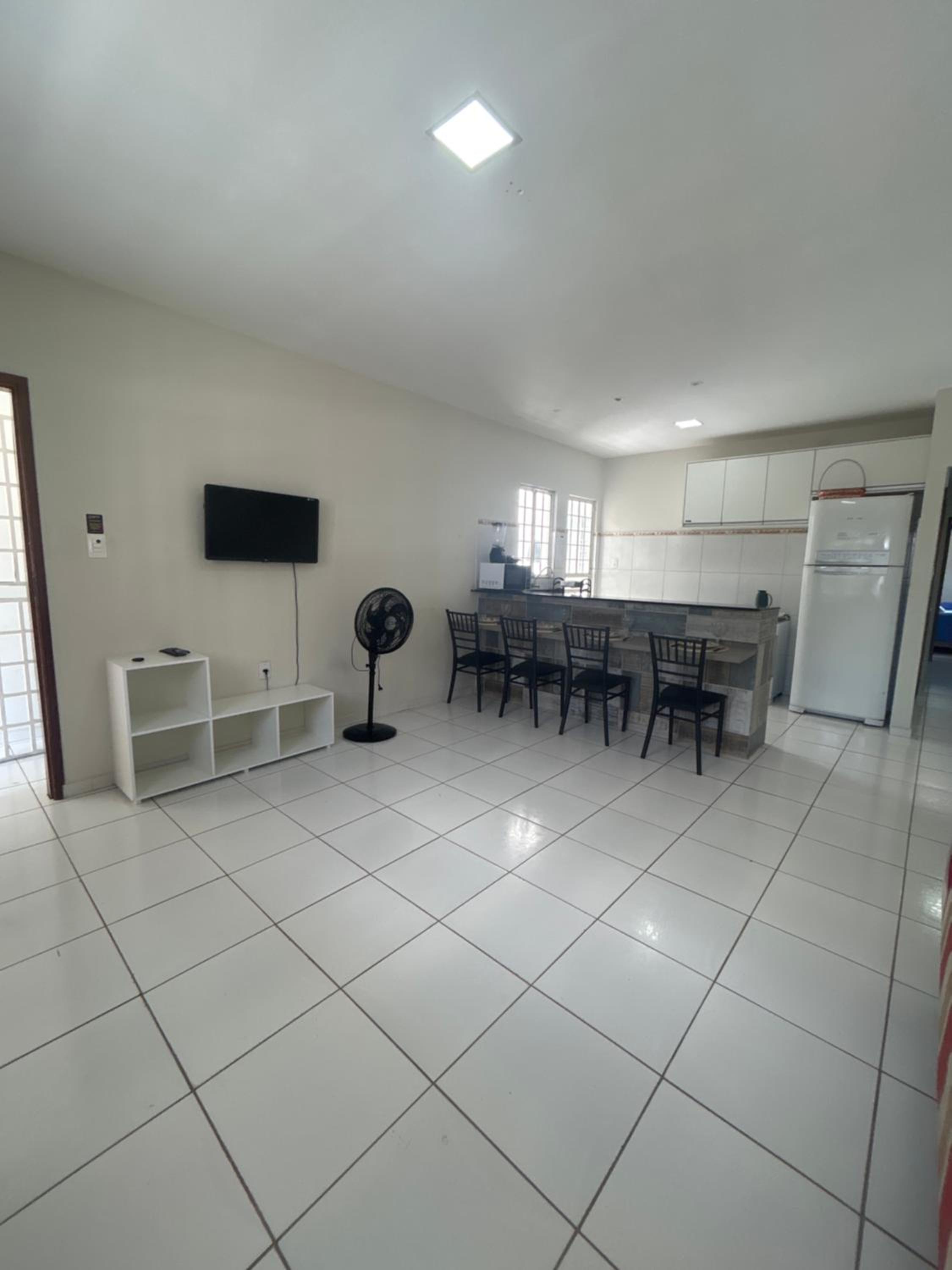 Até 08 pessoas, próximo ao shopping com garagem