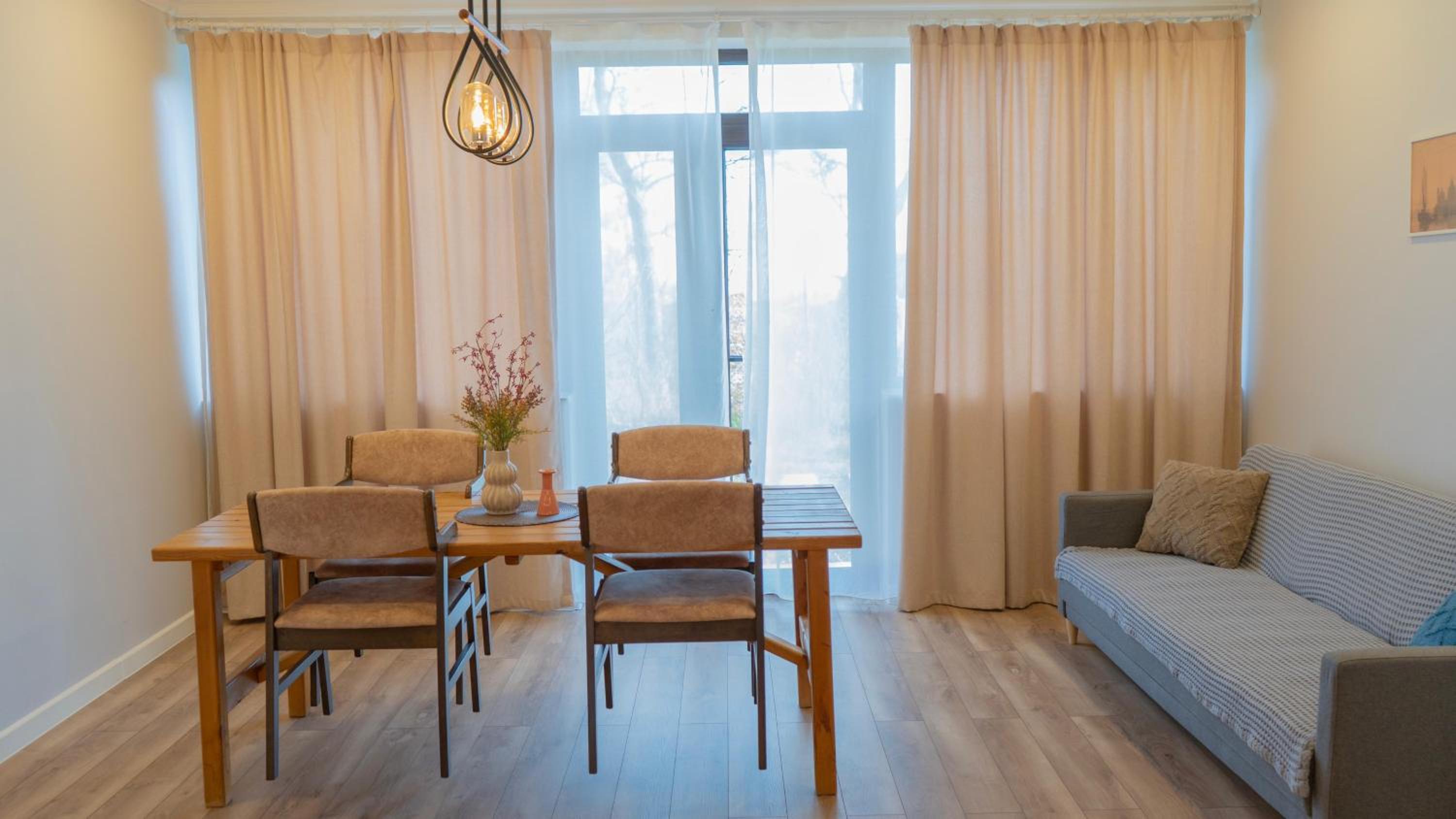 CHALET WOODS GUSAR