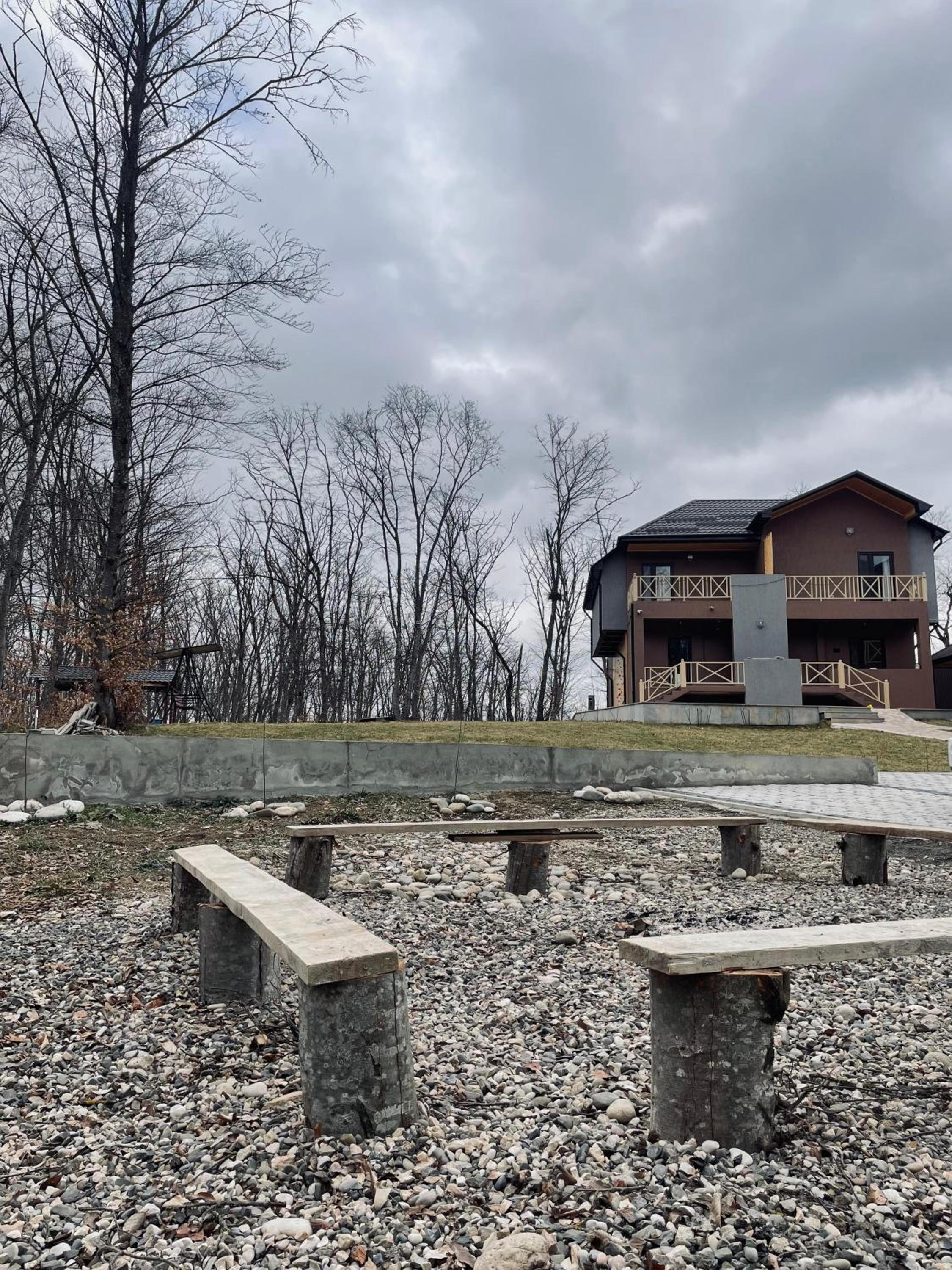 CHALET WOODS GUSAR