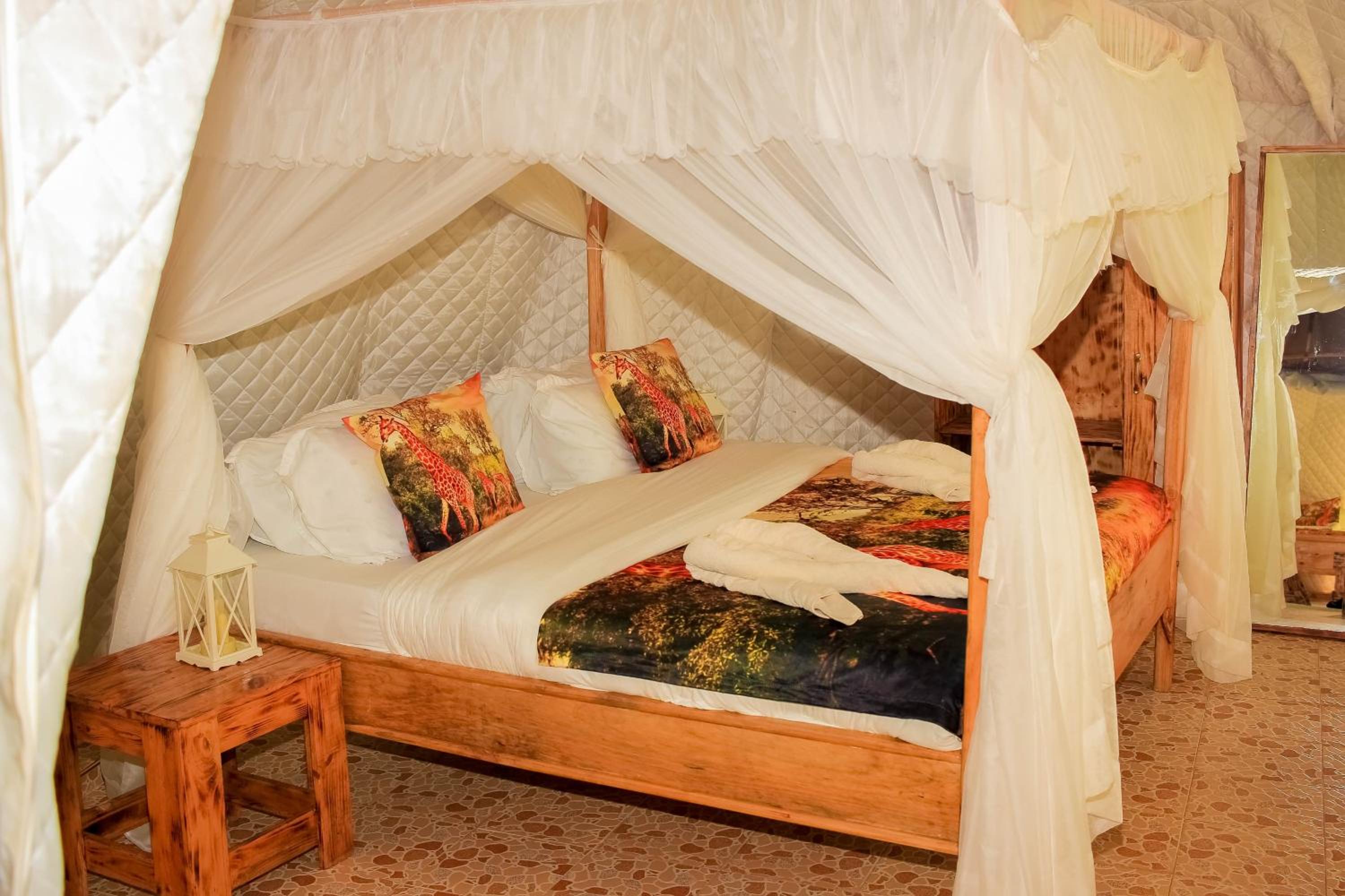 Amanya Sleeps 4 with Tent Views view 2