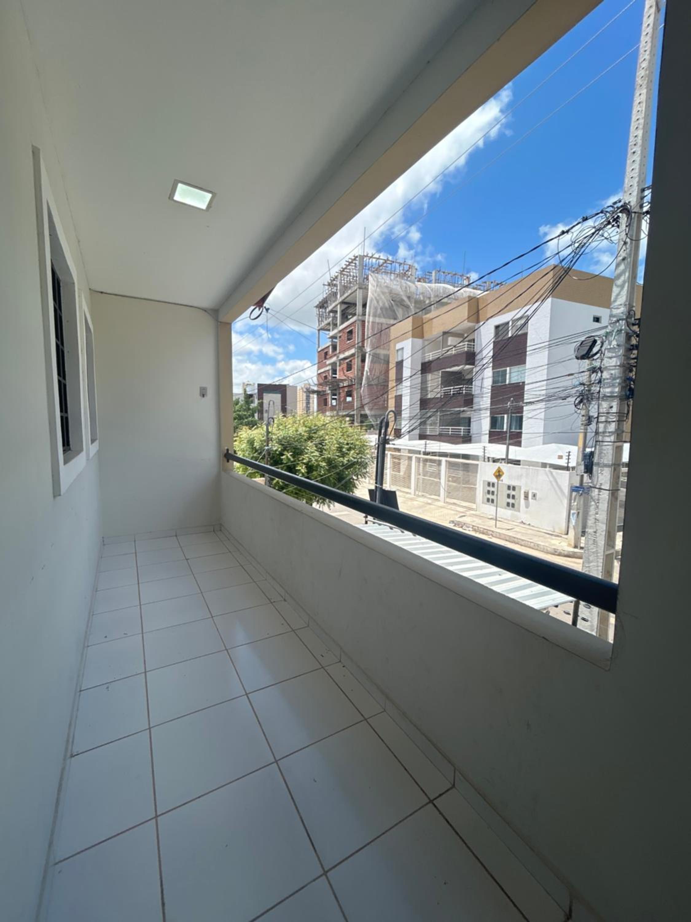 Até 08 pessoas, próximo ao shopping com garagem