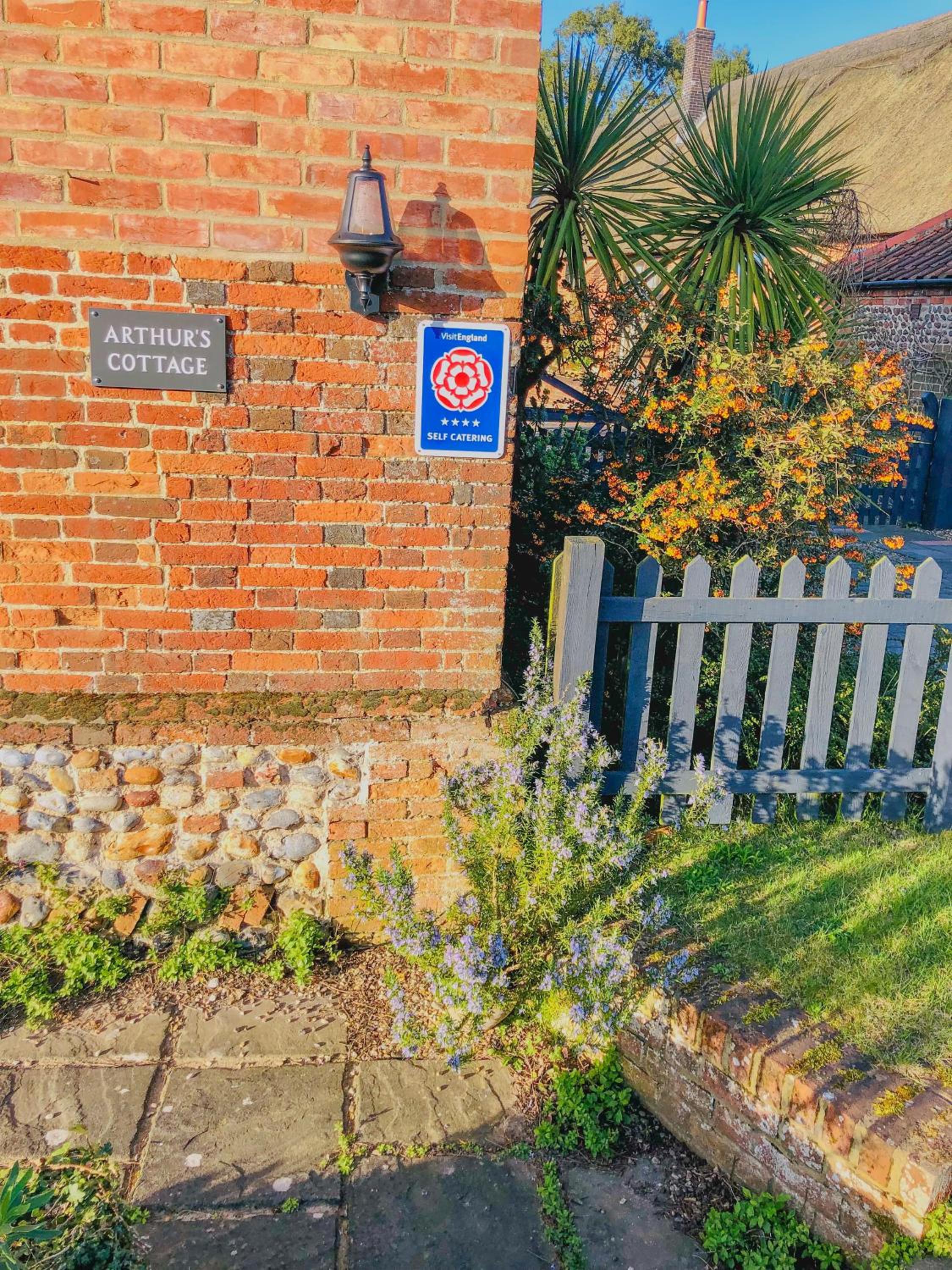 Arthur's Cottage Visit England 4 star Cottage in Norfolk view 5