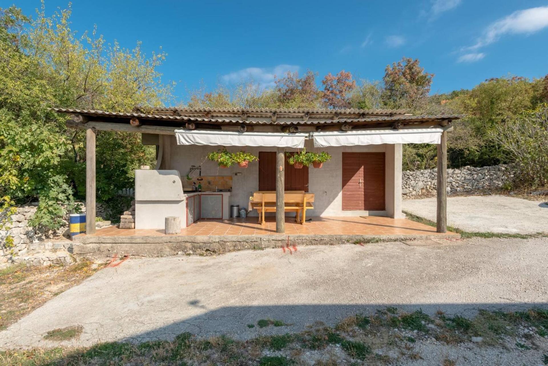 Rustic Villa Florice with a pool