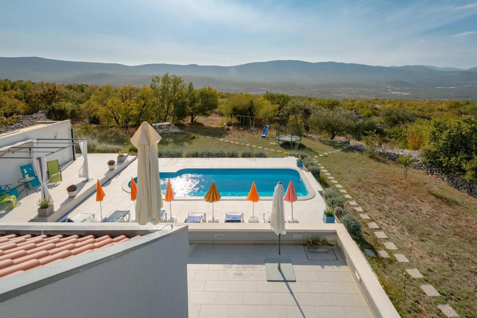 Rustic Villa Florice with a pool