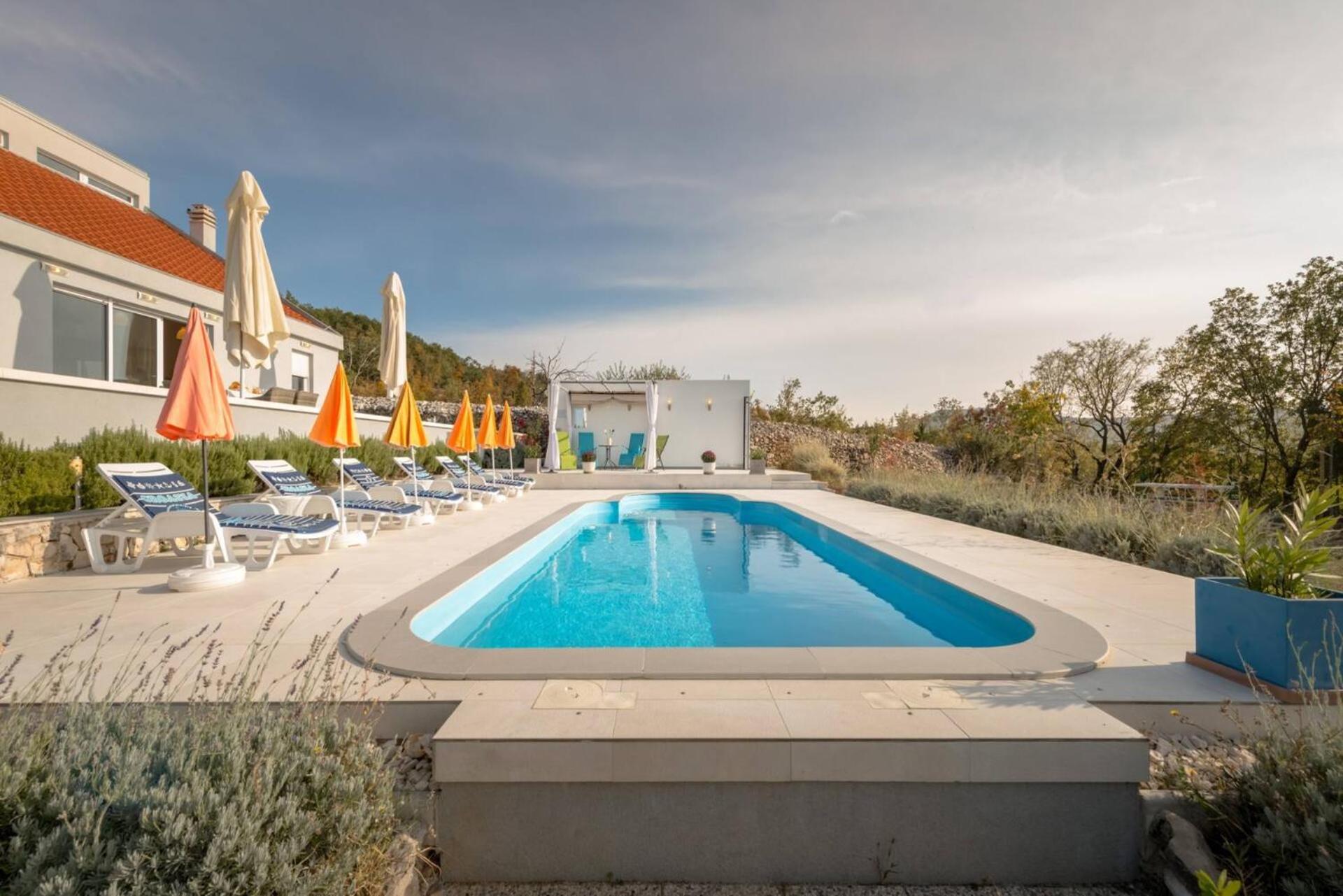 Rustic Villa Florice with a pool