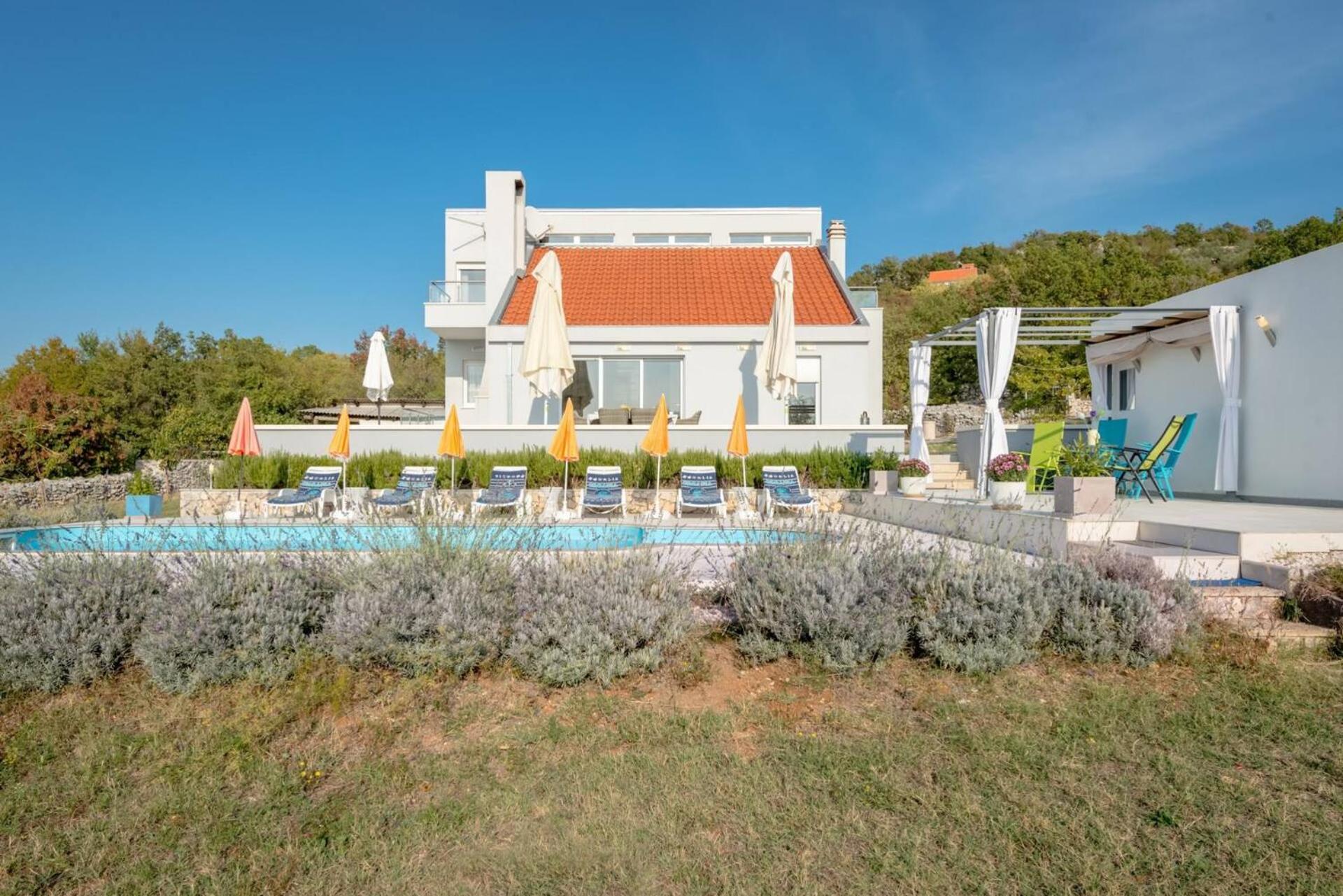 Rustic Villa Florice with a pool