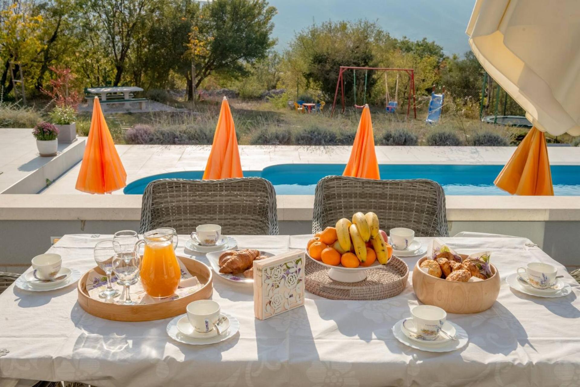 Rustic Villa Florice with a pool