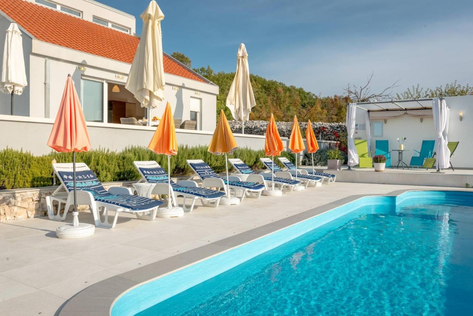 Rustic Villa Florice with a pool