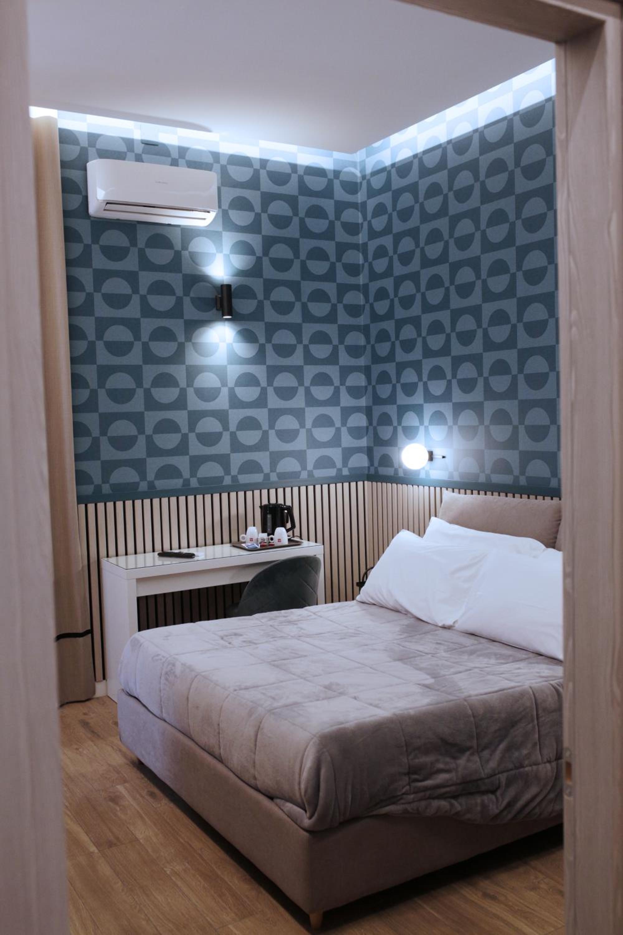 Palazzo Ferrara en Naples — bedroom