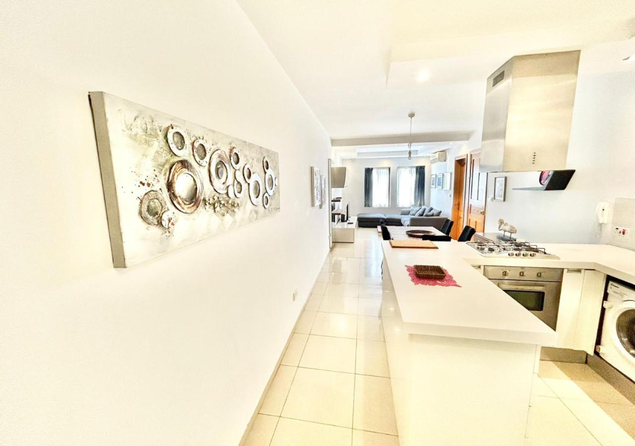 Sacred Heart Apartment photo 5