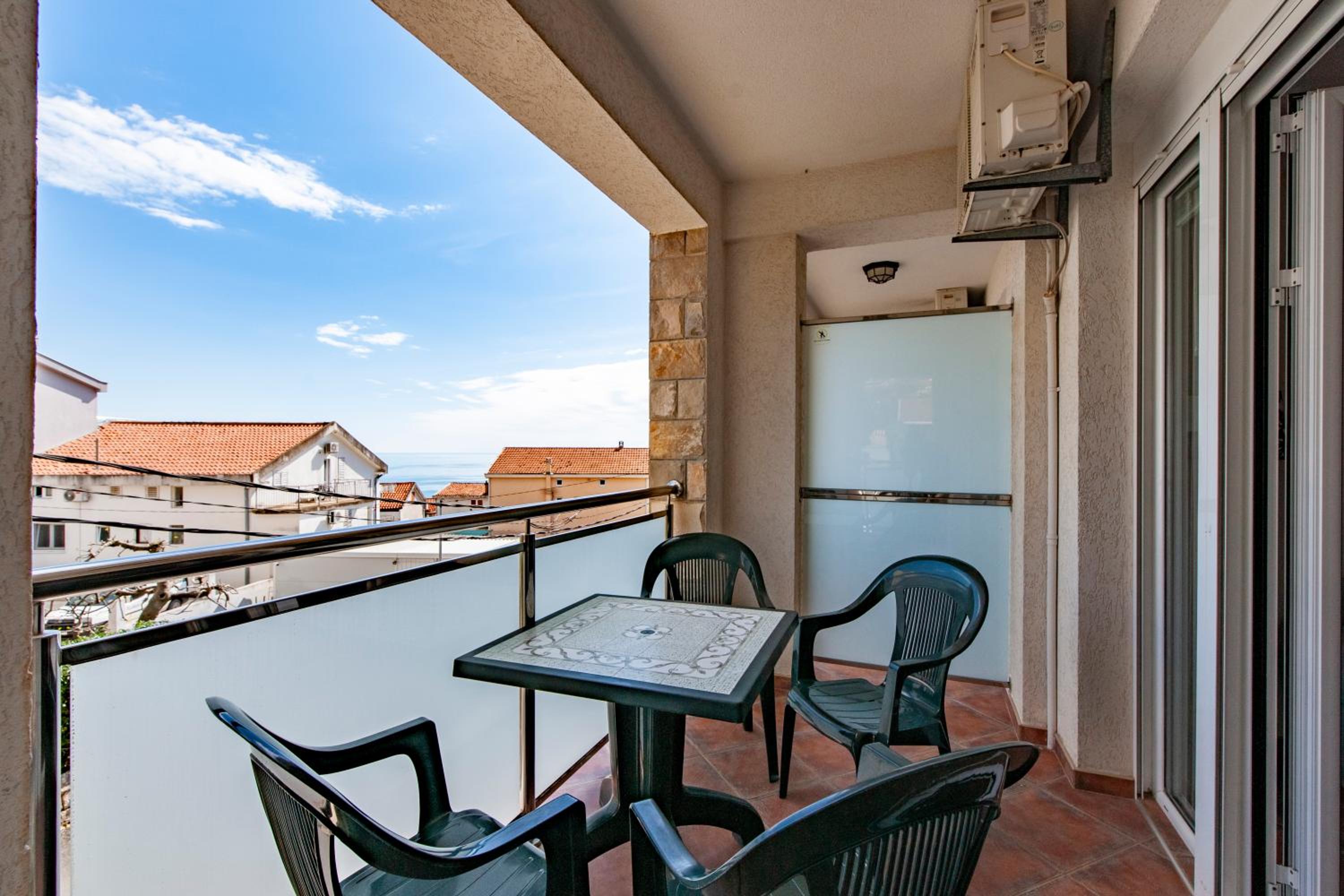 Mila & Aleksandr Apartments
