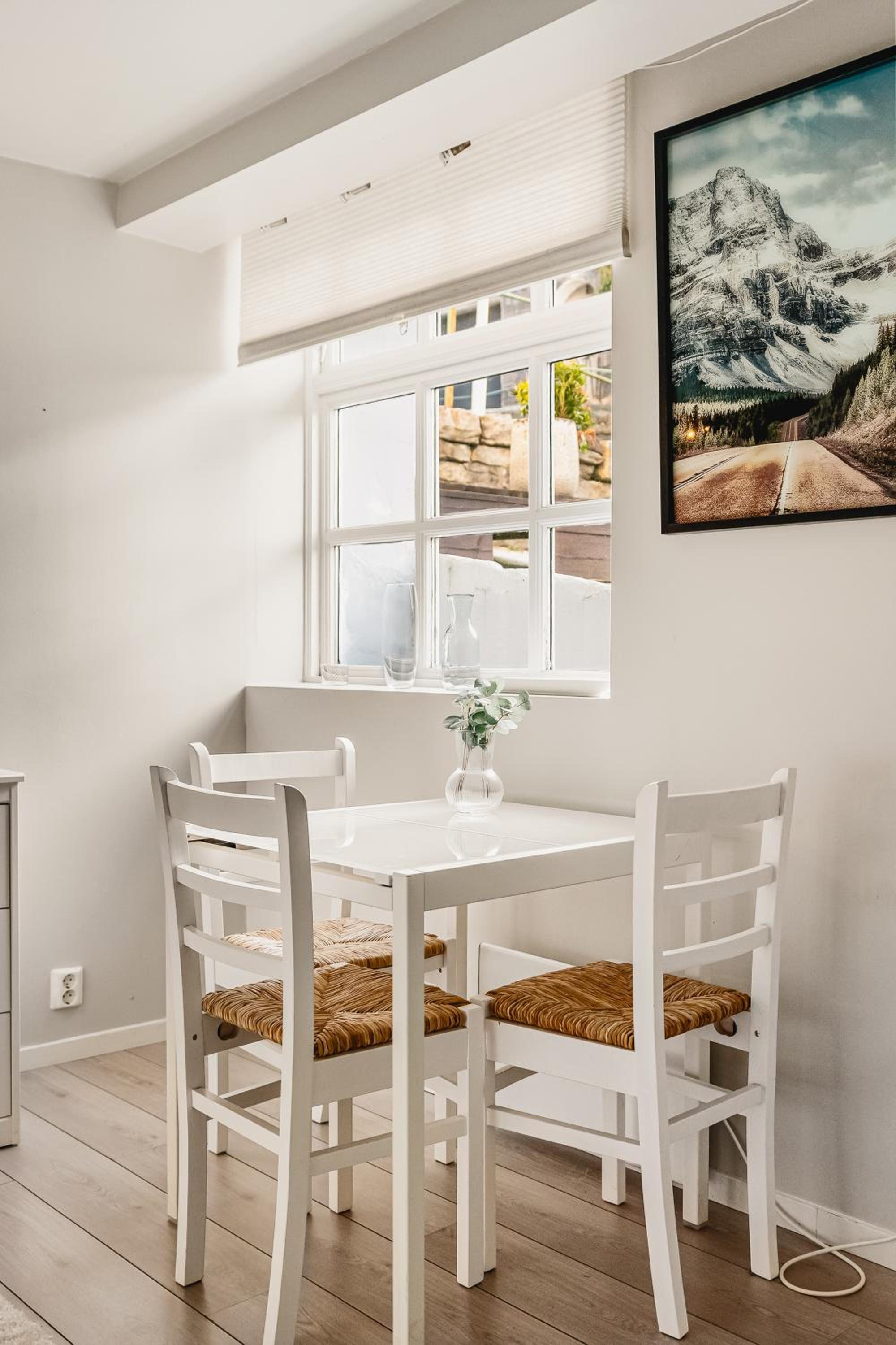 Dinbnb Apartments I 400m to Bryggen & Fløibanen Funicular I Quiet Neighbourhood view 2