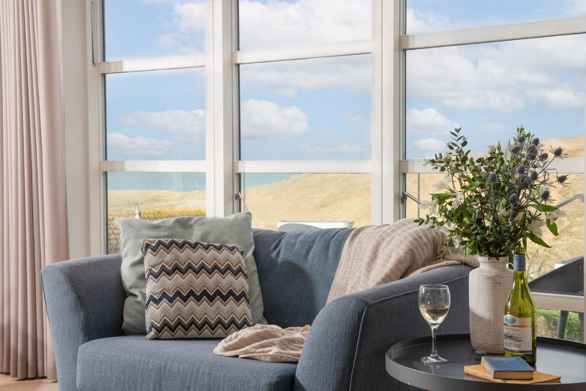 Sandyford, Holywell Bay - Sea Views - Walk to Beach - 2 Pets Allowed - Free Parking and WiFi