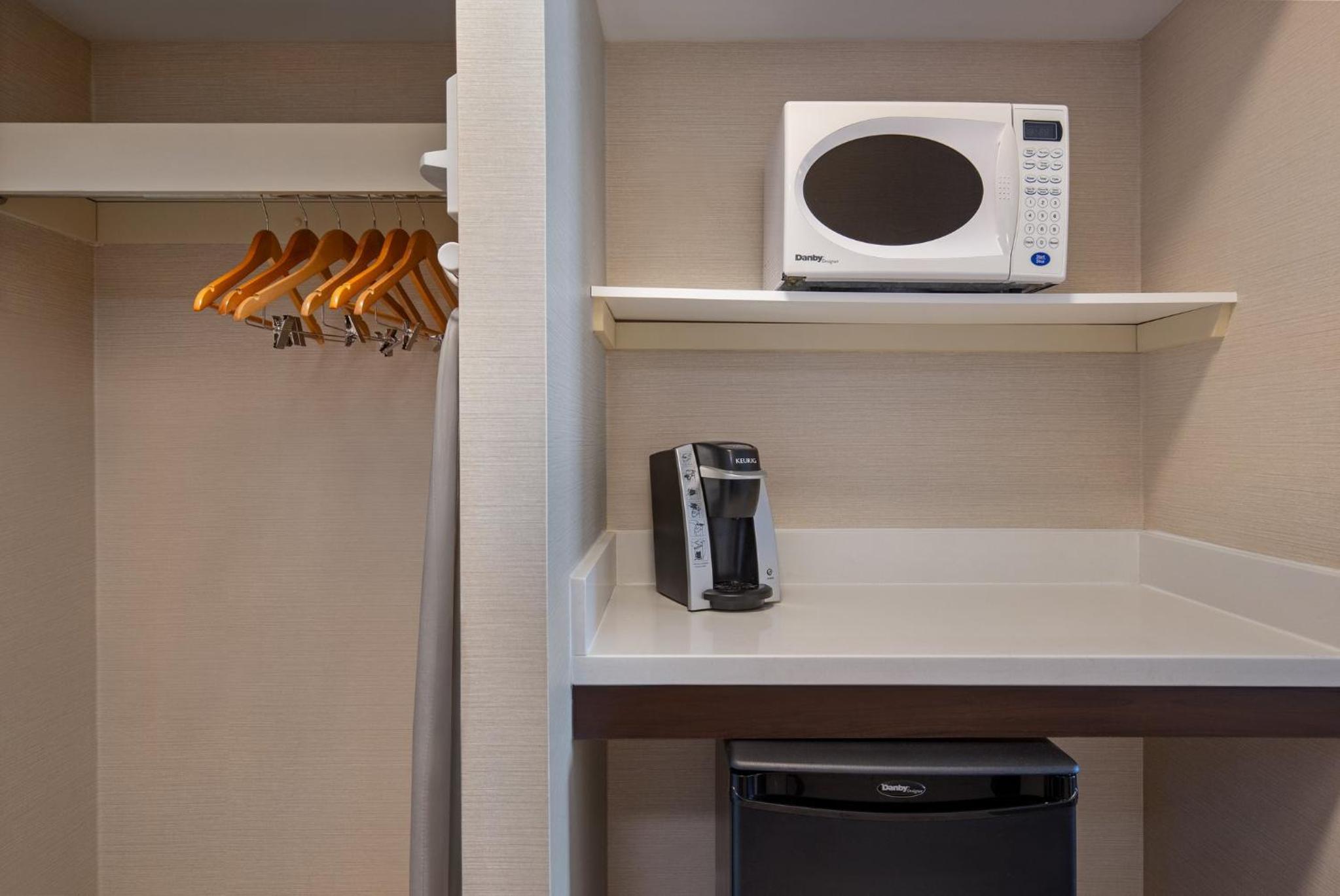 Barrie Vacations - Holiday Inn Express Hotel  Suites Barrie, an IHG Hotel - Property Image 9