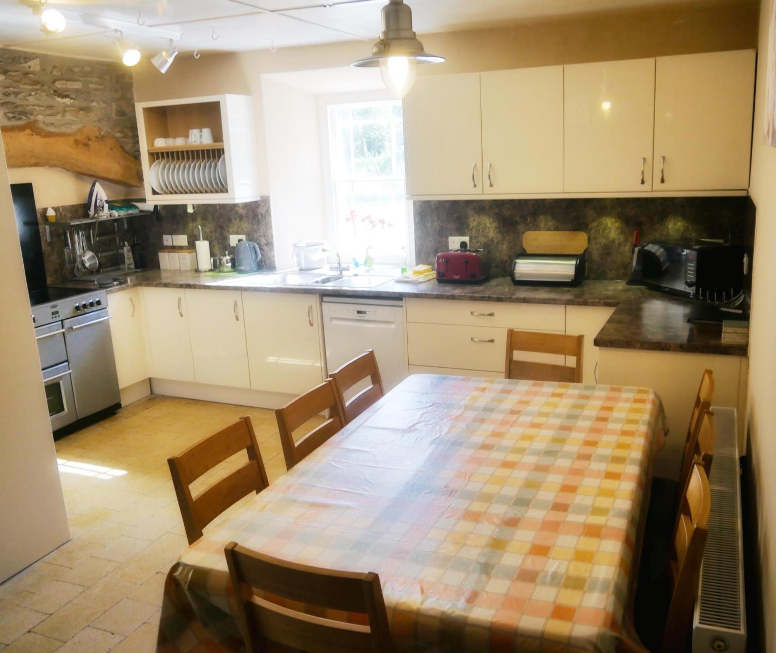 Rhostwarch Old Farmhouse Newport, Pembrokeshire view 4
