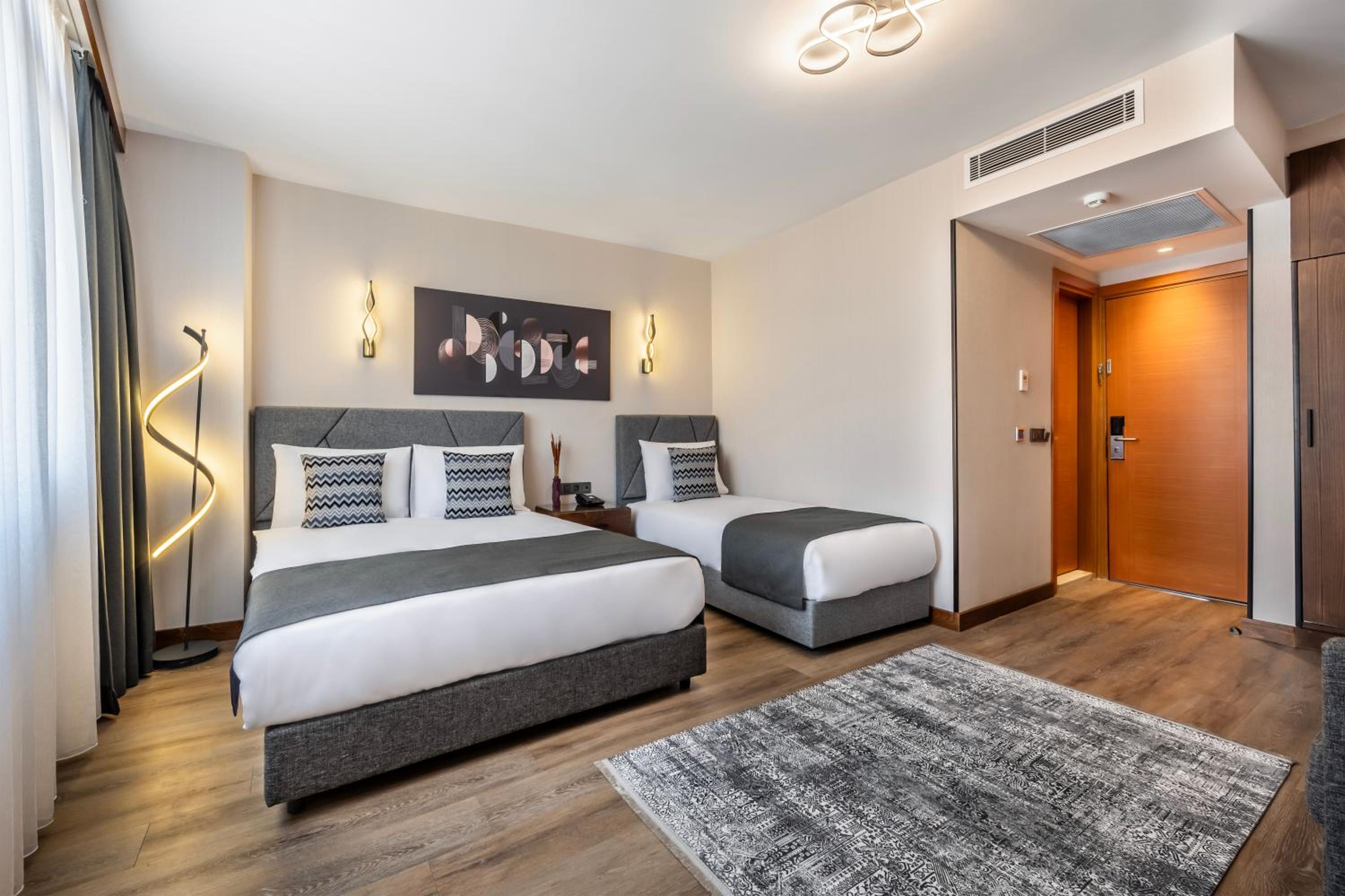 Hotel Bristol - Image 20