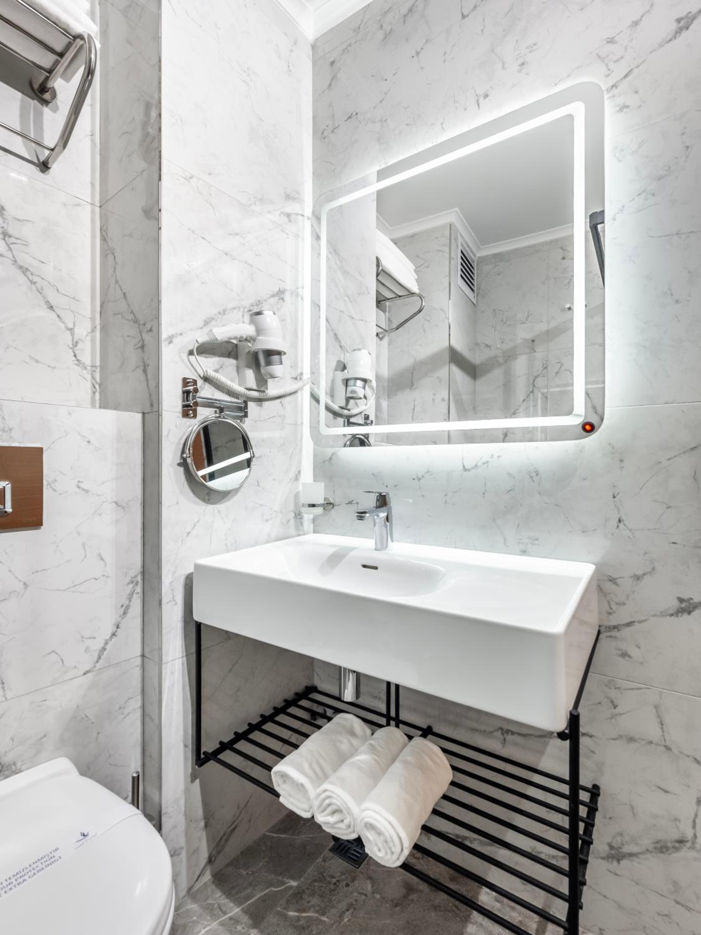 Hotel Bristol - Image 14