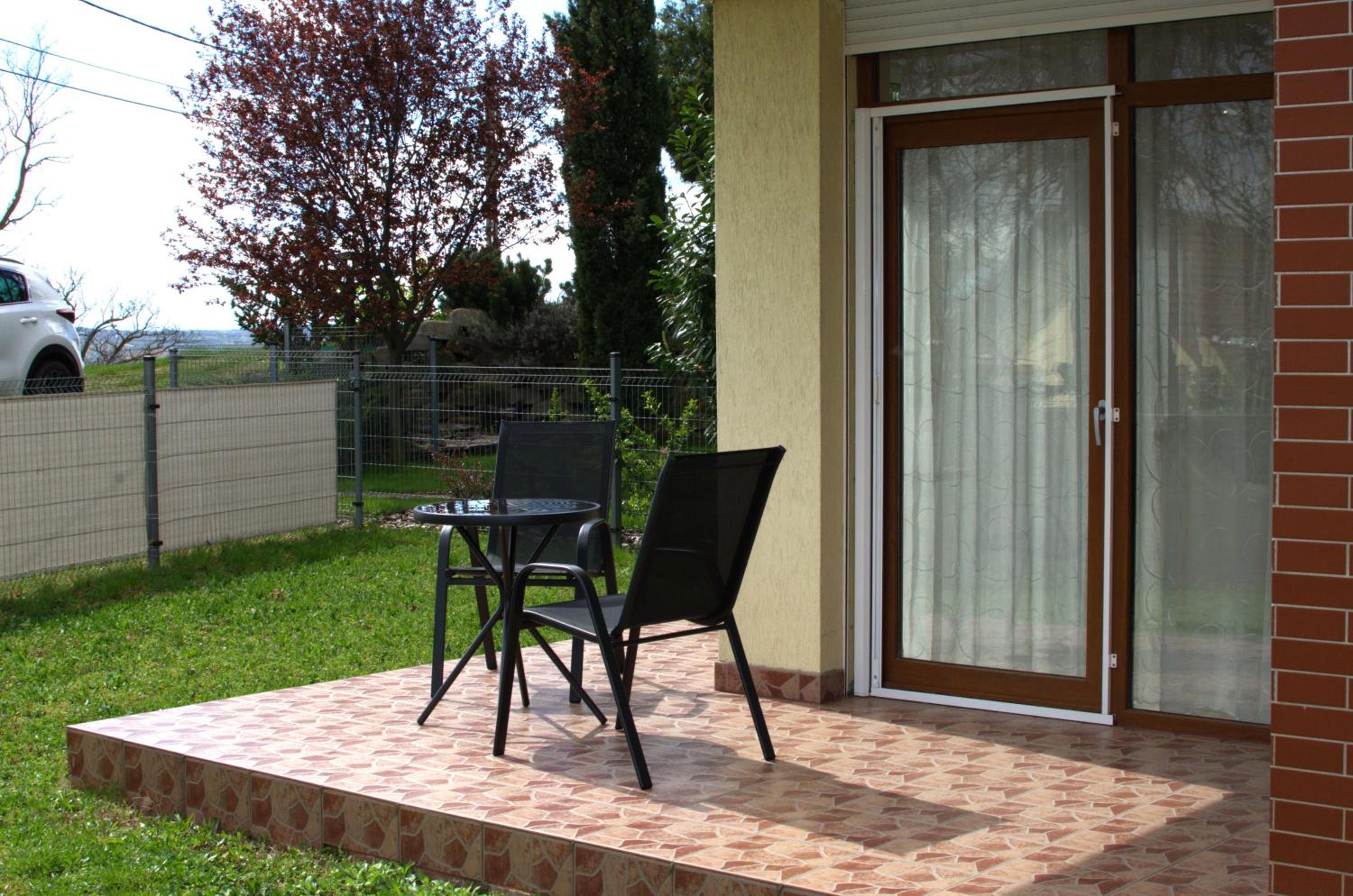 Makra-tető Öregtölgy Apartman