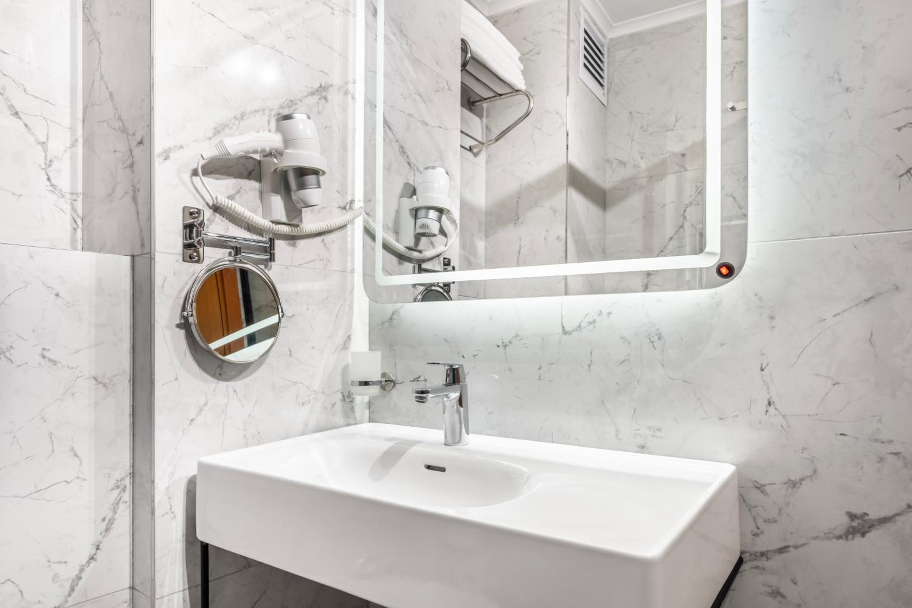 Hotel Bristol - Image 43