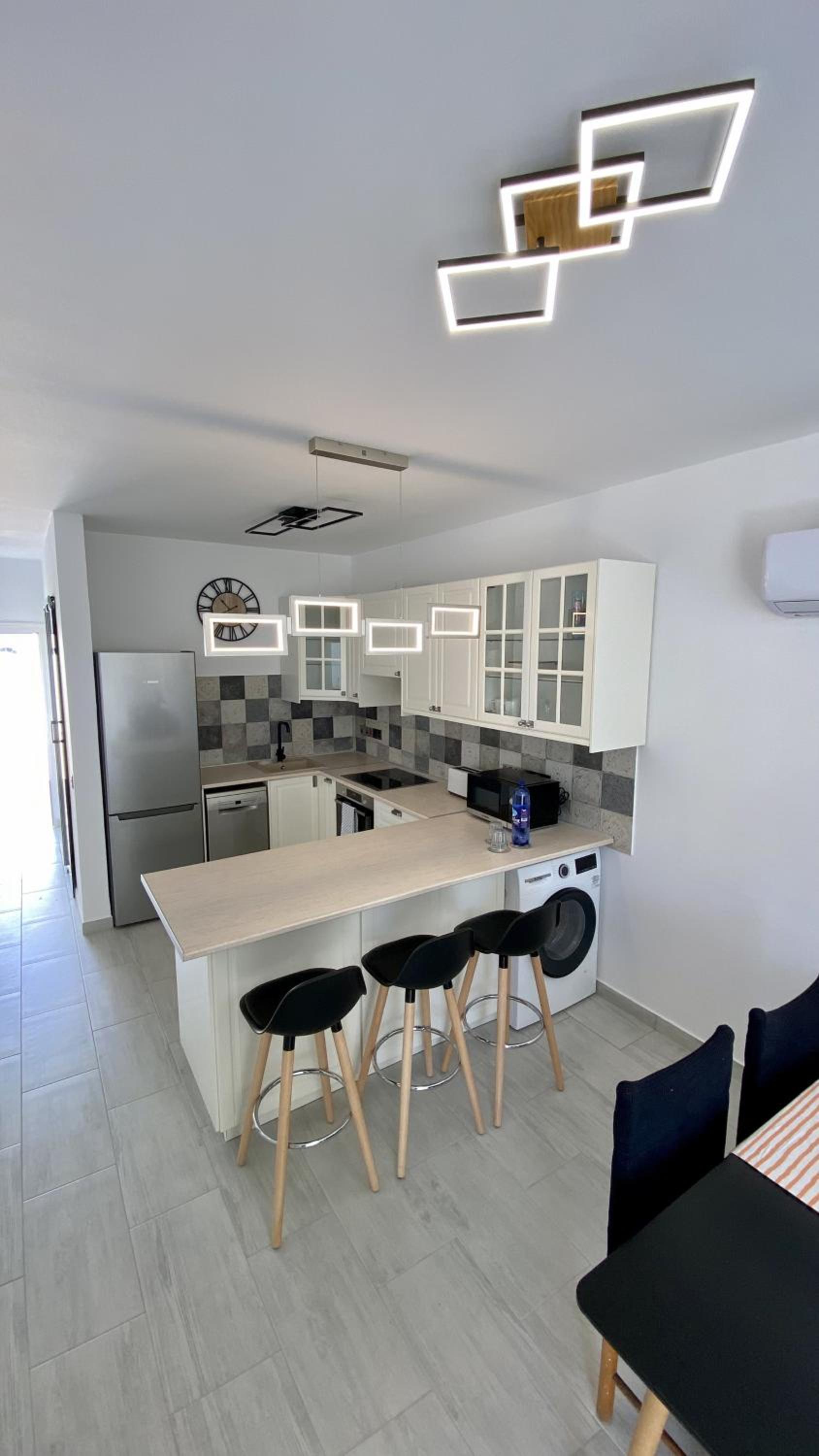 Deluxe Apartment Limnaria 155