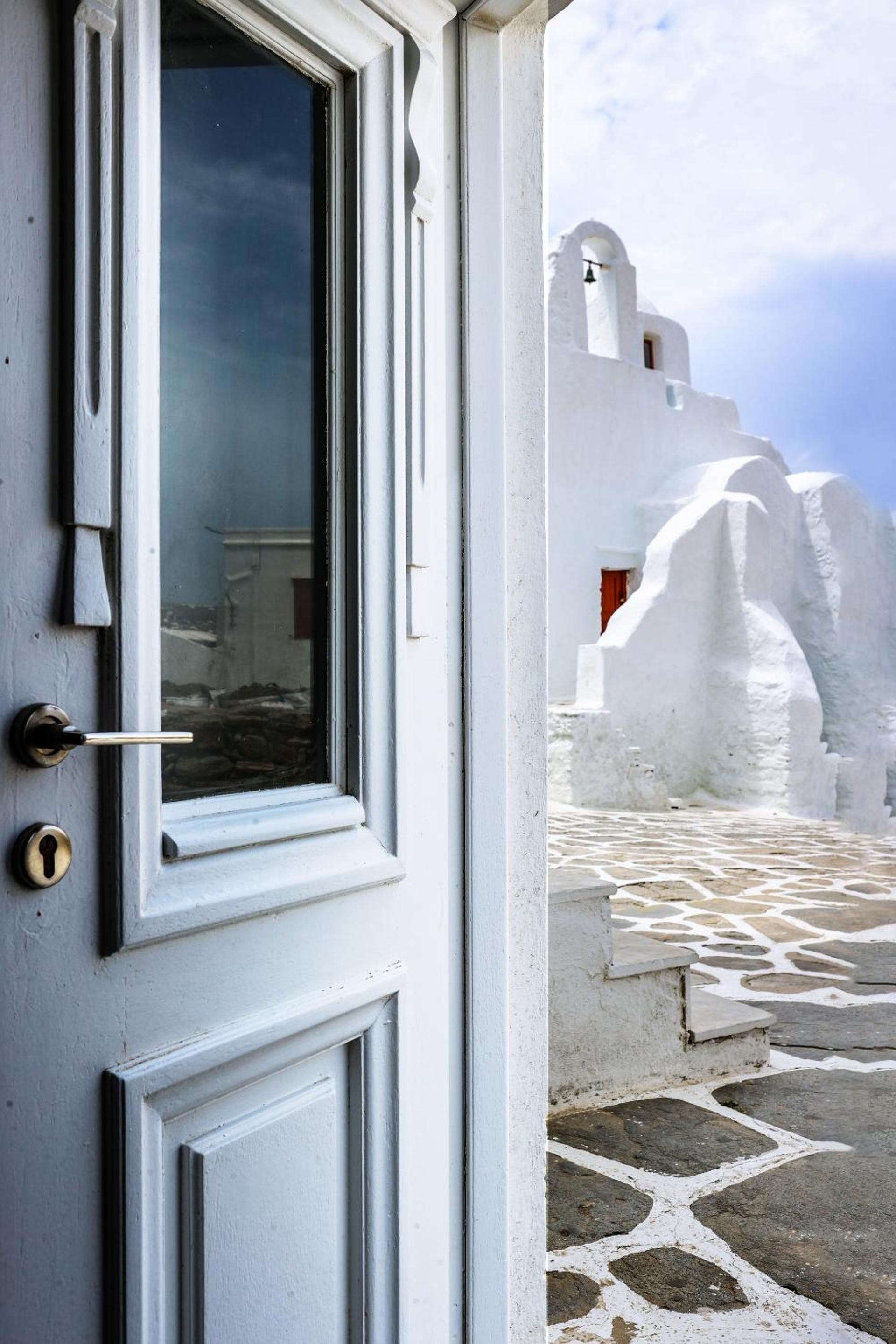 Whitelist Suite Paraportiani in MykonosTown