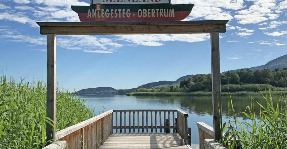 Exklusives Seehaus LAKEHOUSE in Bestlage mit privaten Sandstrand und eigenem Boot und SUP