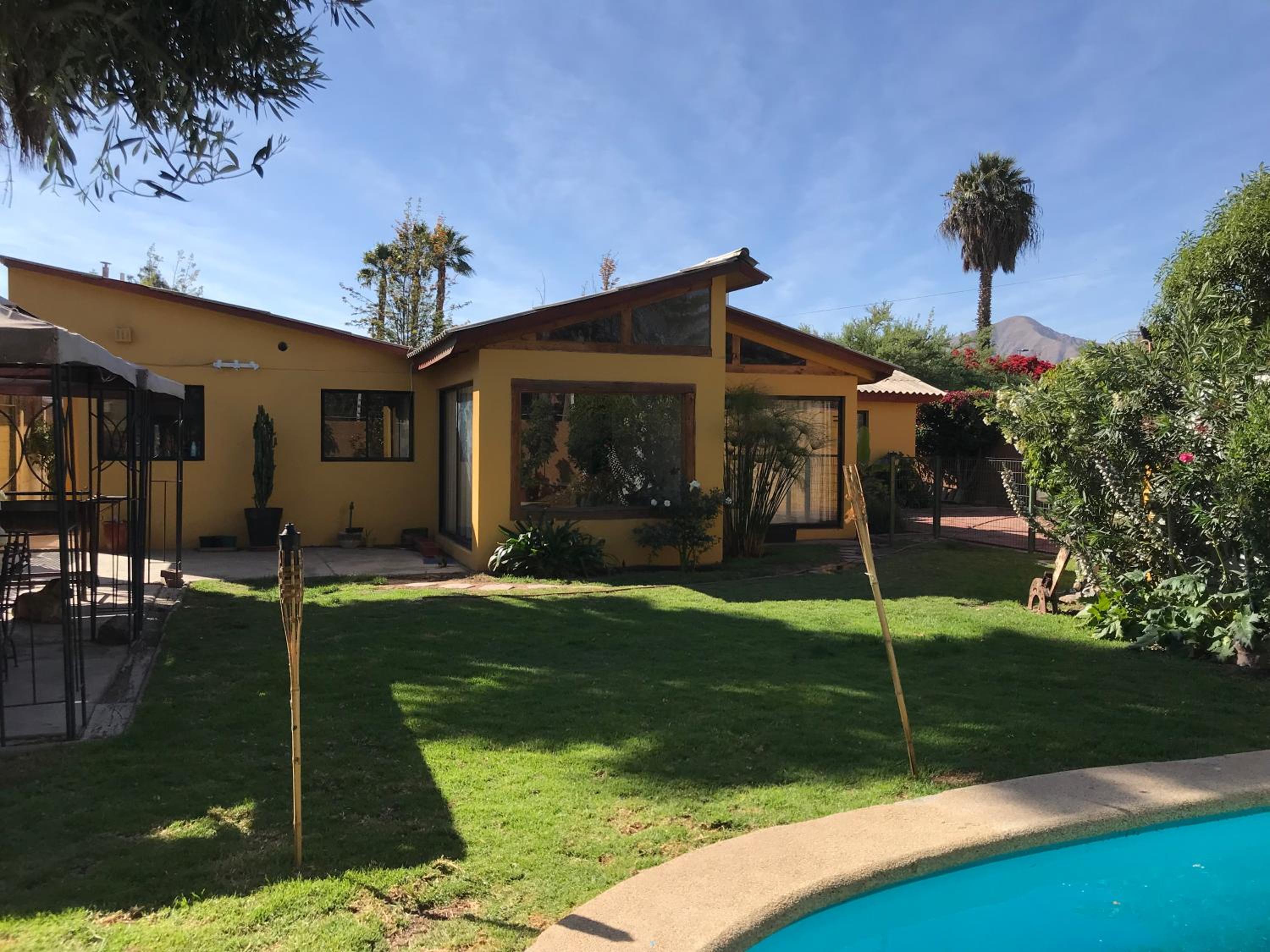 Casa ejecutiva 5 dormitorios ideal empresas 7-8 huéspedes