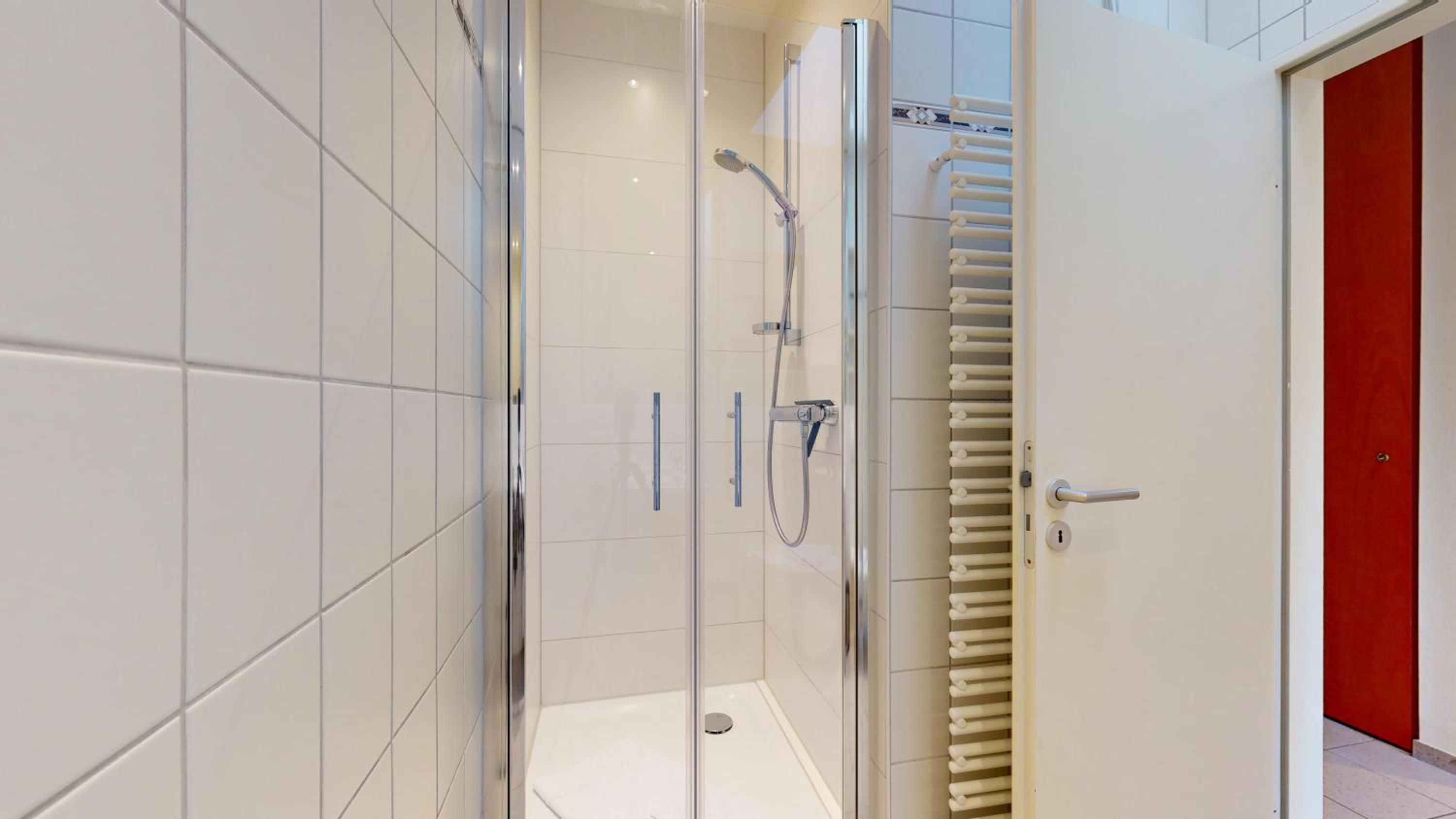 strandnahe FeWo mit Schwimmbad im Haus, Liebeskind 80, Binz