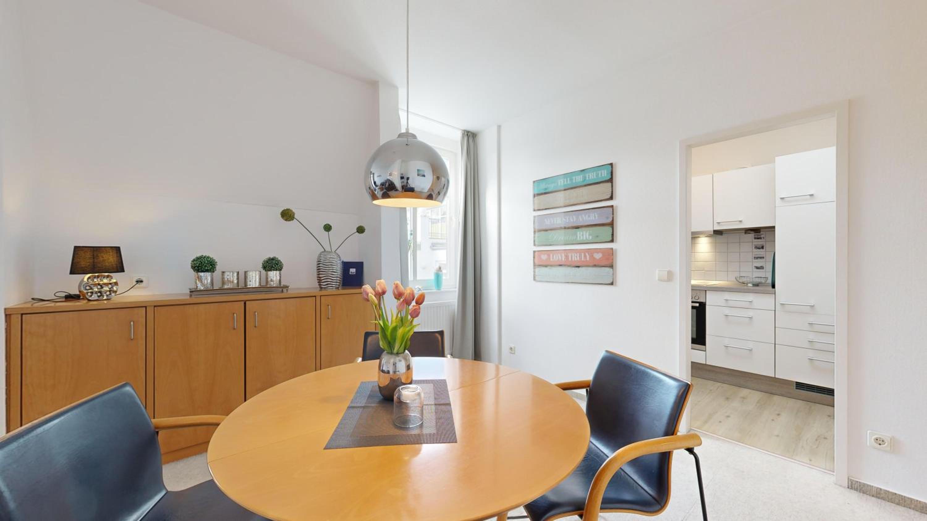 strandnahe FeWo mit Schwimmbad im Haus, Liebeskind 80, Binz