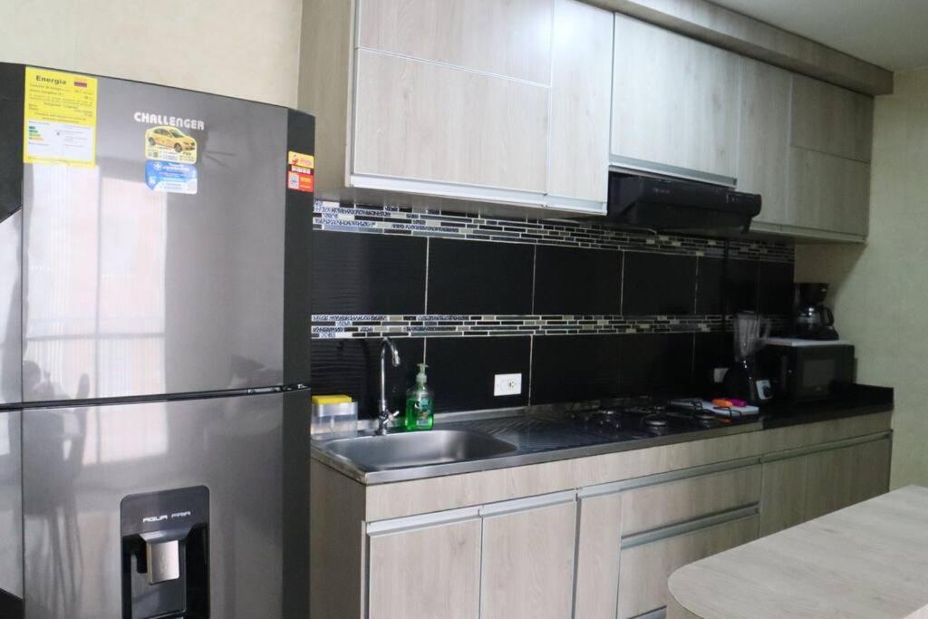 Cómodo Apartamento Amoblado en Condominio