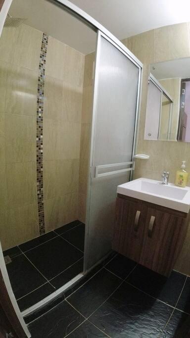 Cómodo Apartamento Amoblado en Condominio
