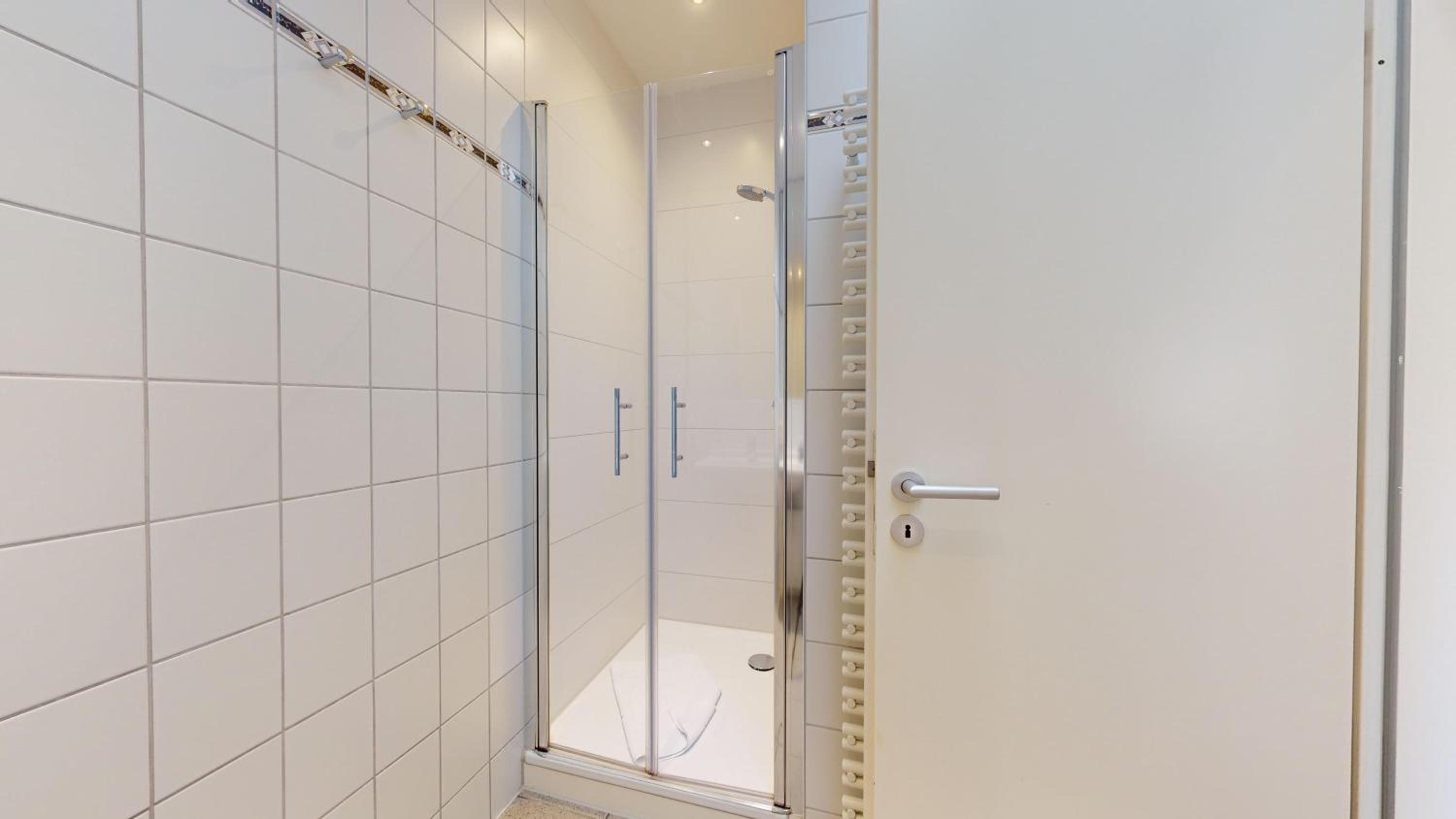 strandnahe FeWo mit Schwimmbad im Haus, Liebeskind 80, Binz