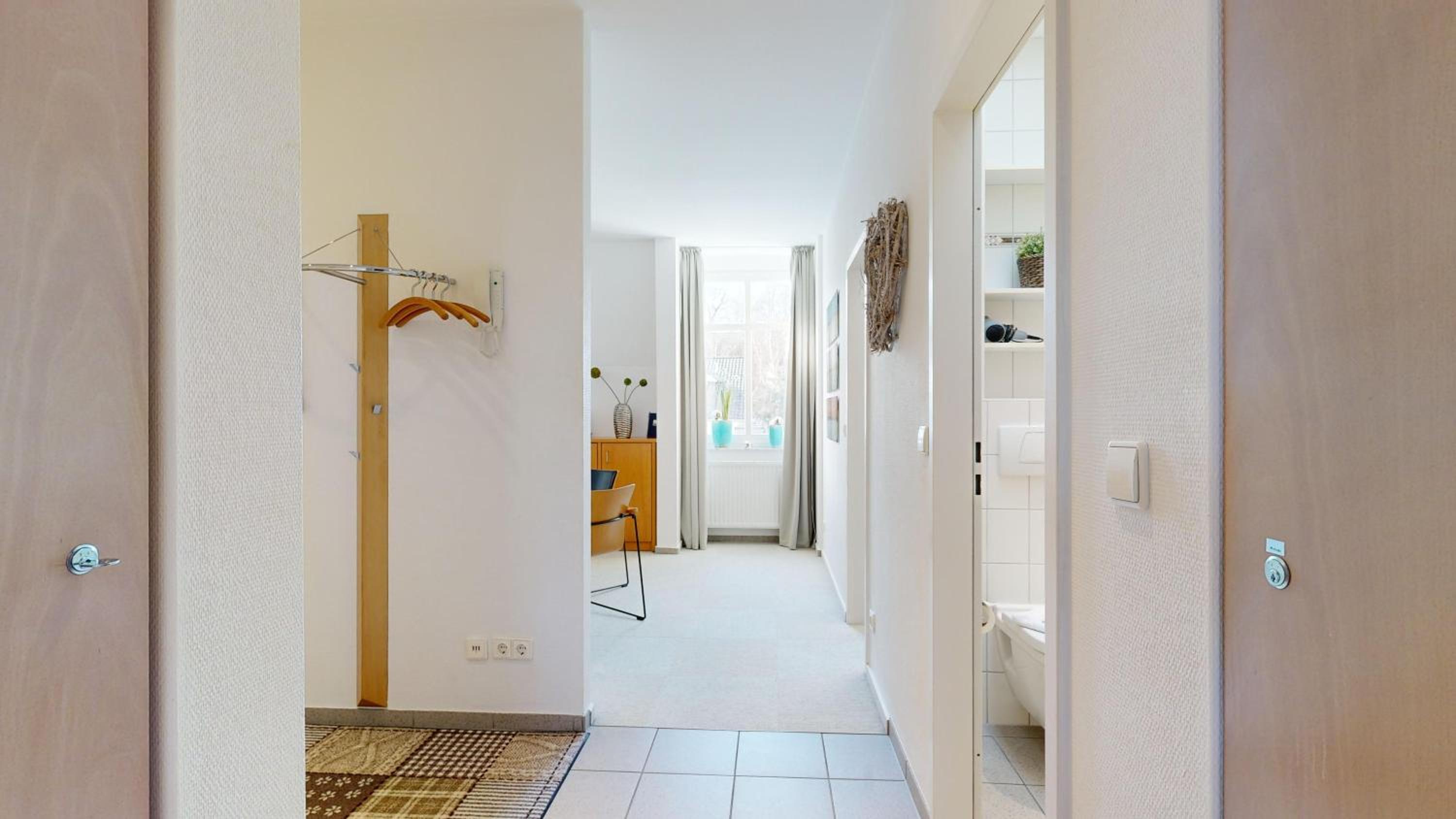 strandnahe FeWo mit Schwimmbad im Haus, Liebeskind 80, Binz