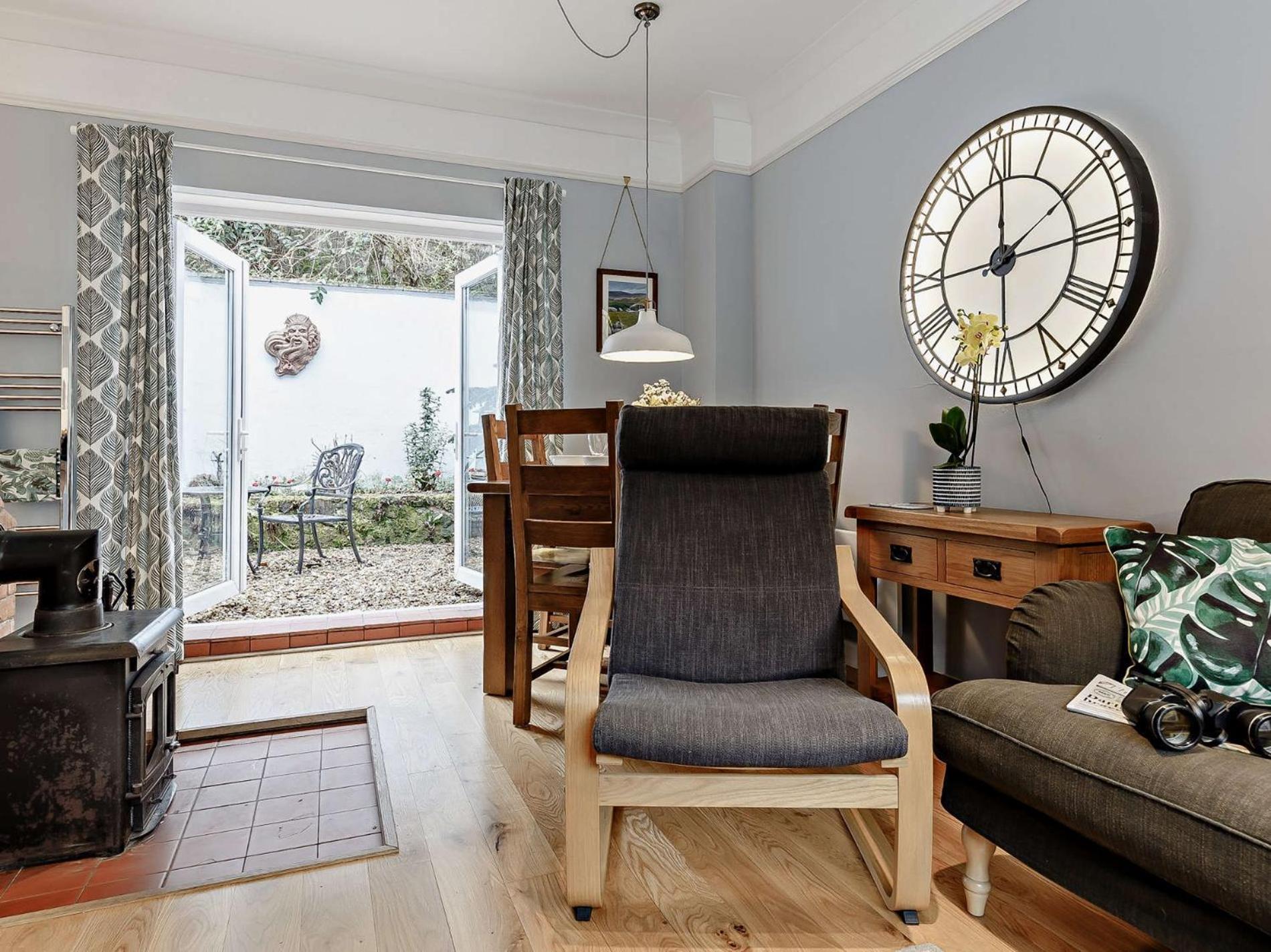 2 Bed in Newton Abbot oc-primc view 3