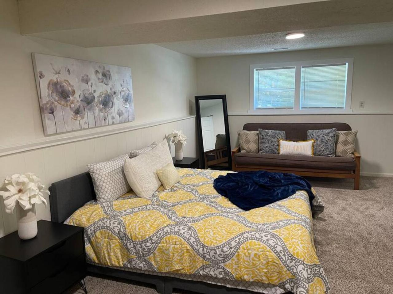 Charlotte Vacations - Escape to Tranquility in our Spacious 4-Bedroom Retreat - Property Image 2