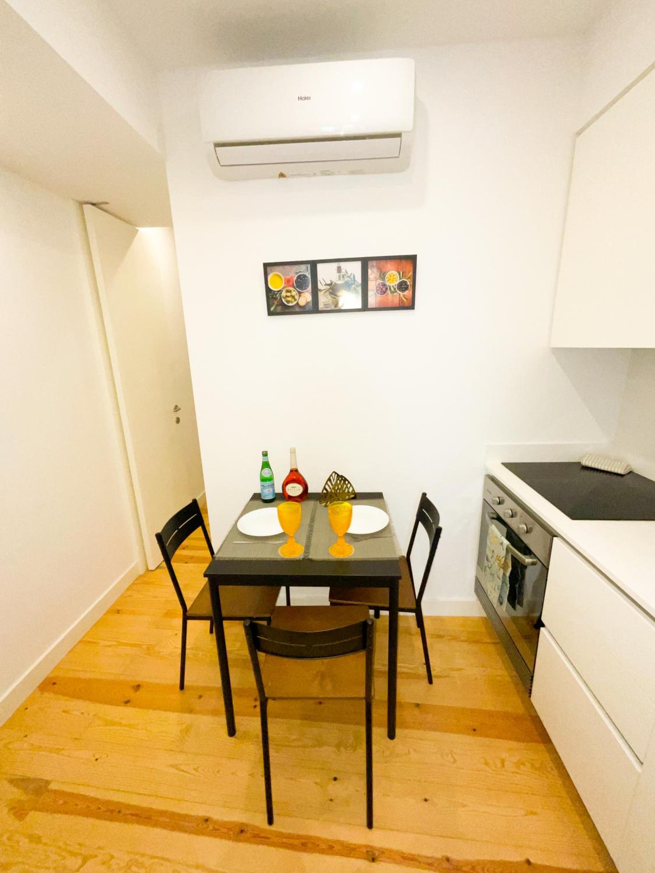 Lisbon Charming Santos Apartment w/ Patio view 4