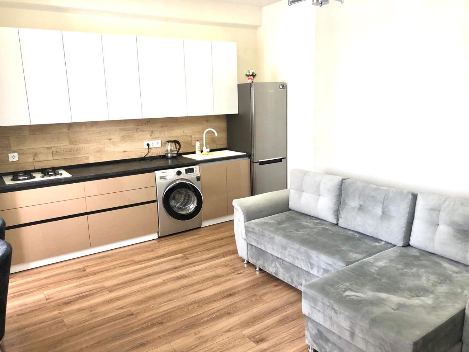 Centr 2 Bedroom+Living view 4