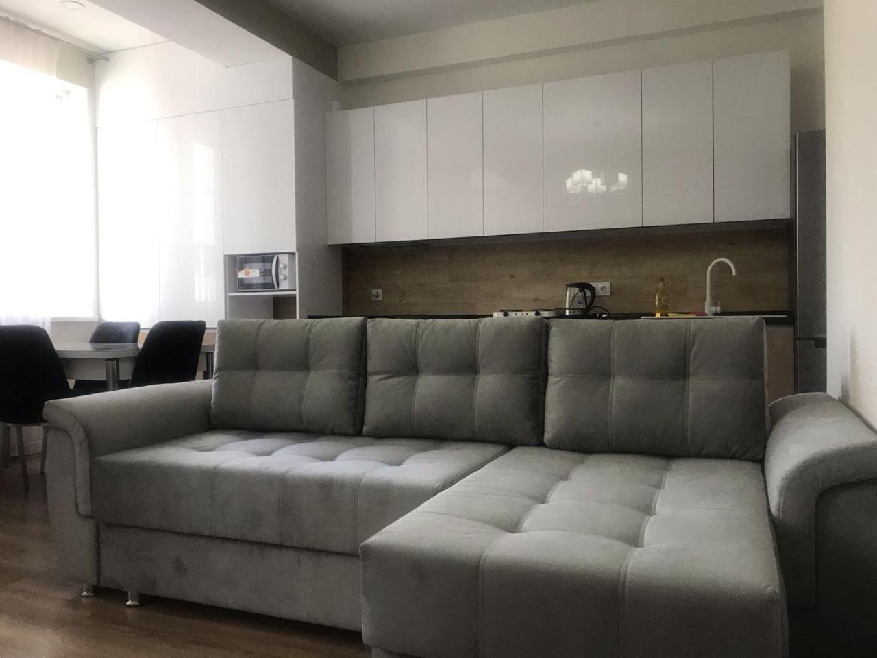 Centr 2 Bedroom+Living view 5
