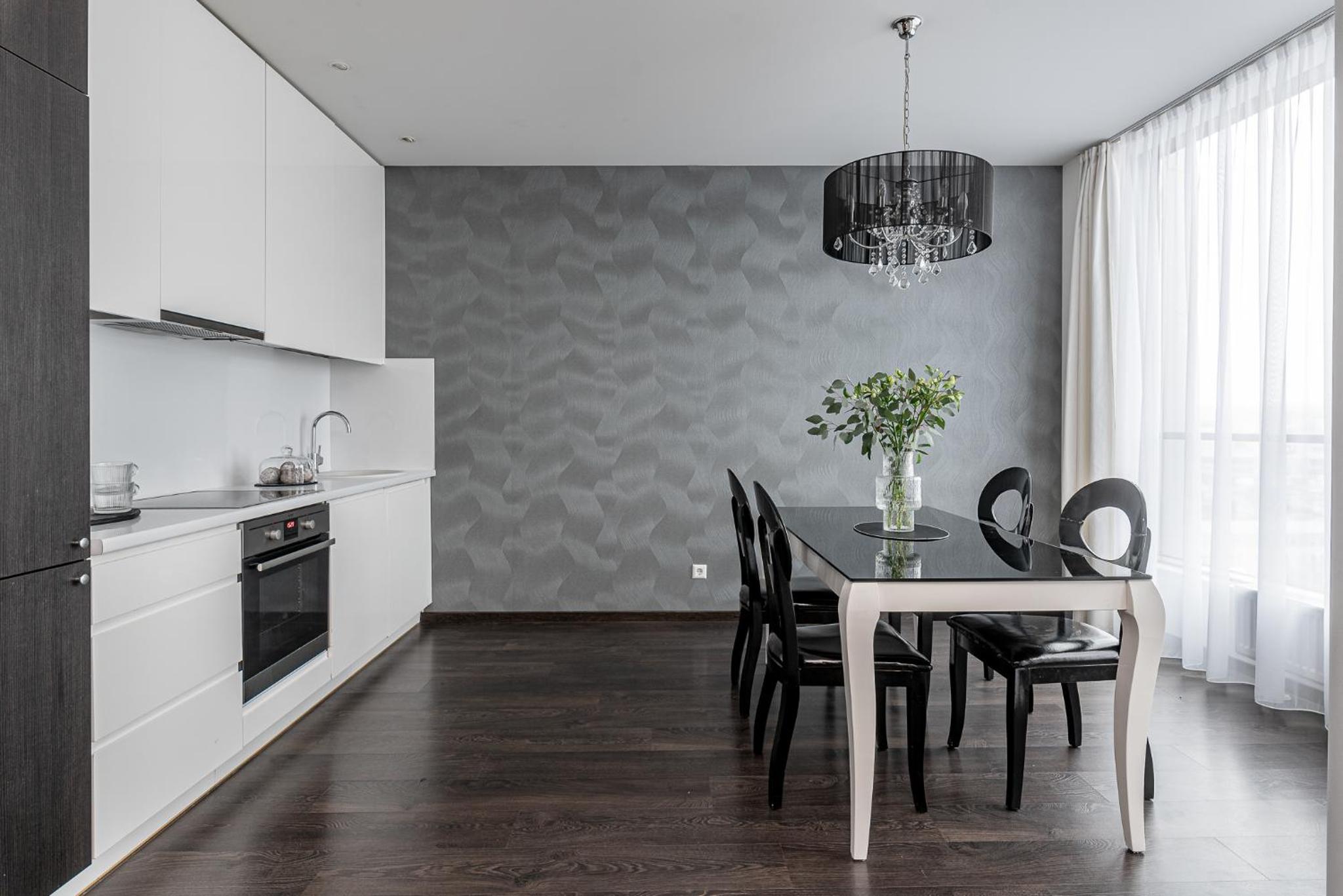 cohost I HighRise 65m2 Apt w- Balcony and garage parking, Self check-in view 2