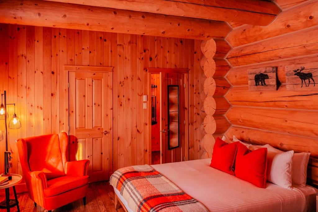 Private Hot Tub Sauna Indoor Pool Nyctale Fiddler Lake