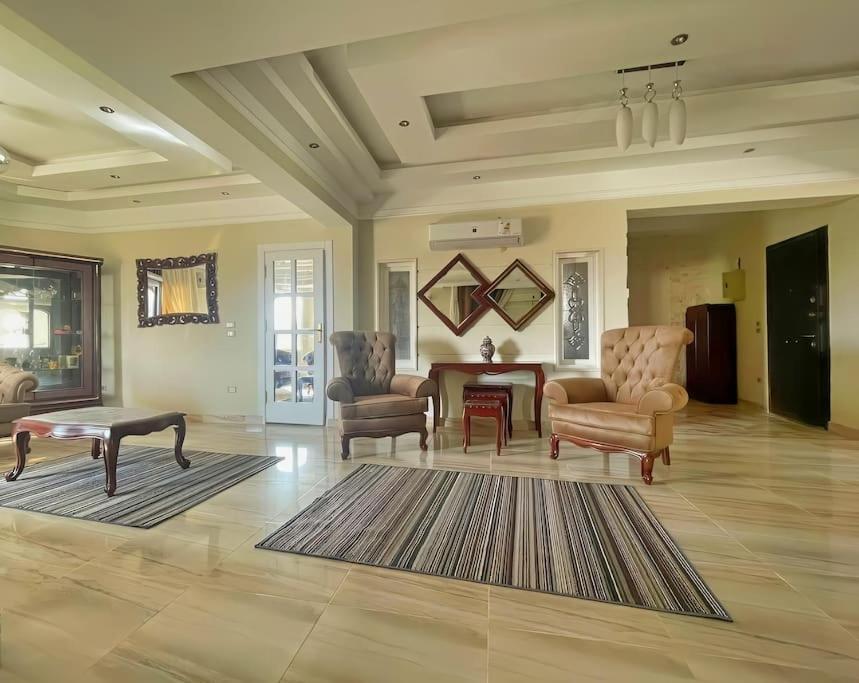 Luxurious Roof Top Apartment, Hanna's Home