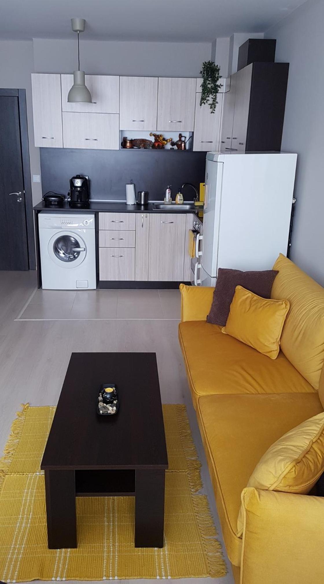 Poli's aparment Sunny Freesia