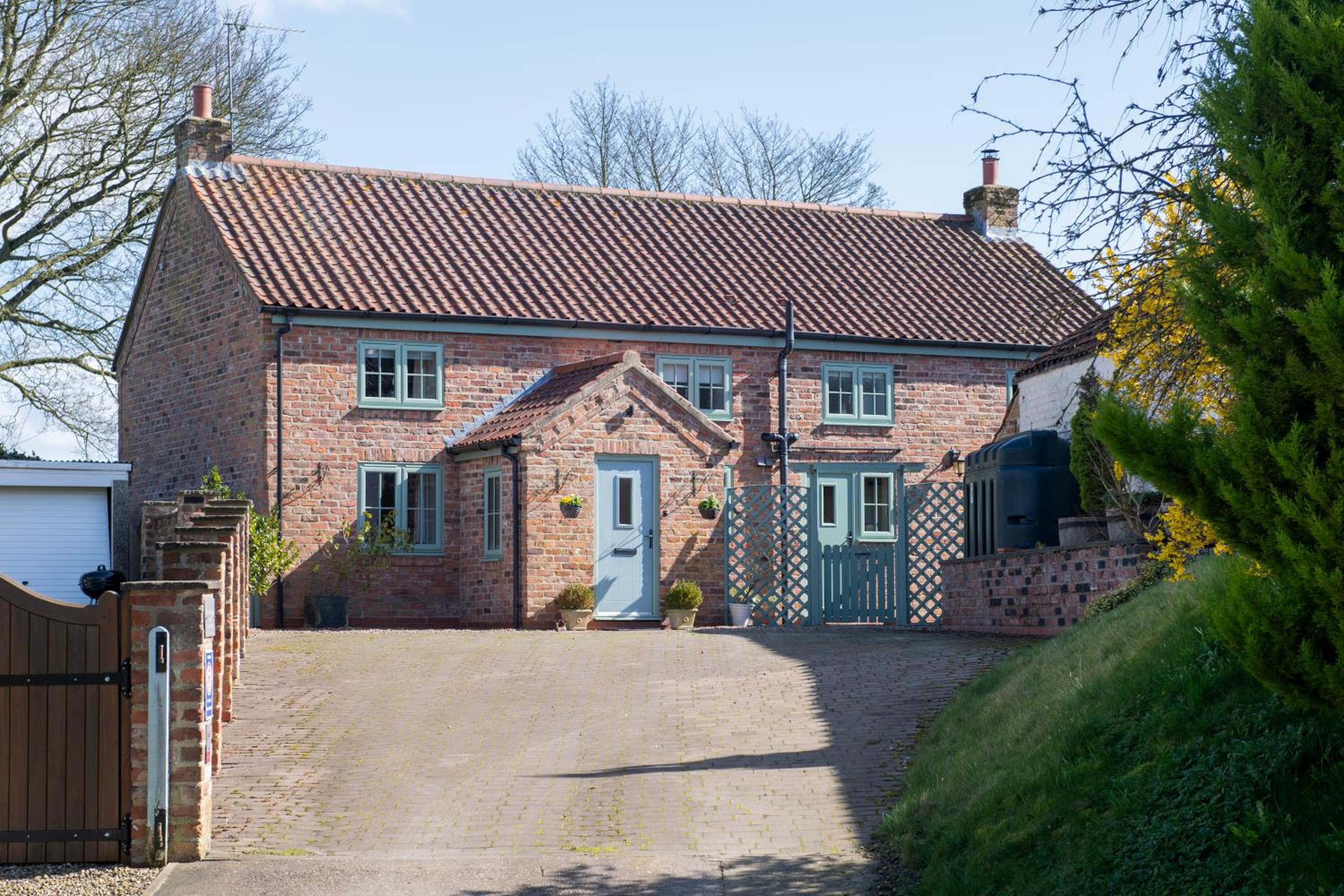 Serene Yorkshire Wolds Cottage Sleeps 6 EV